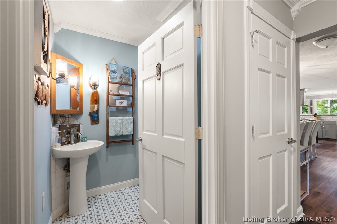 2488 W County 575 Road S