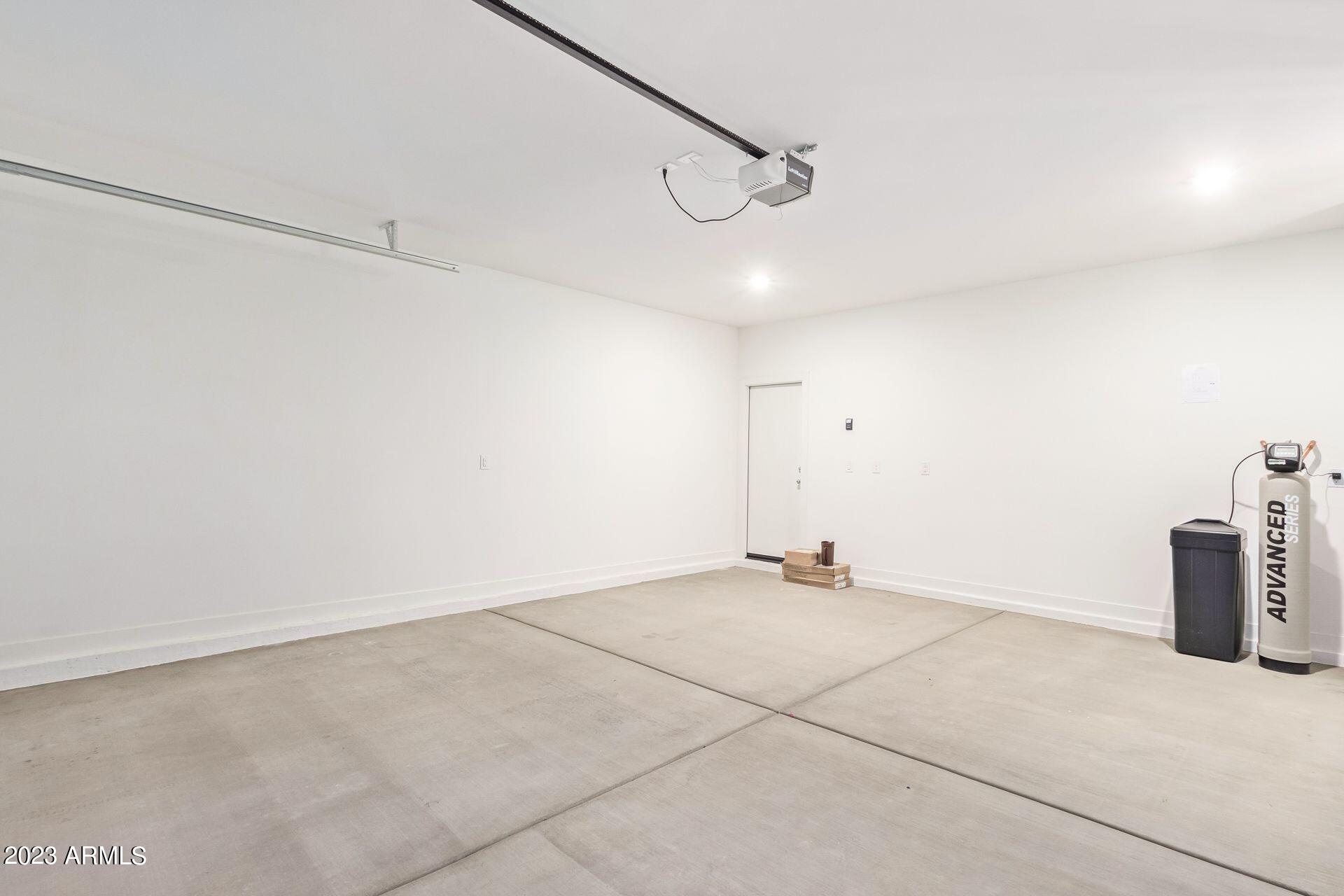 35320 W SANTA MONICA Avenue