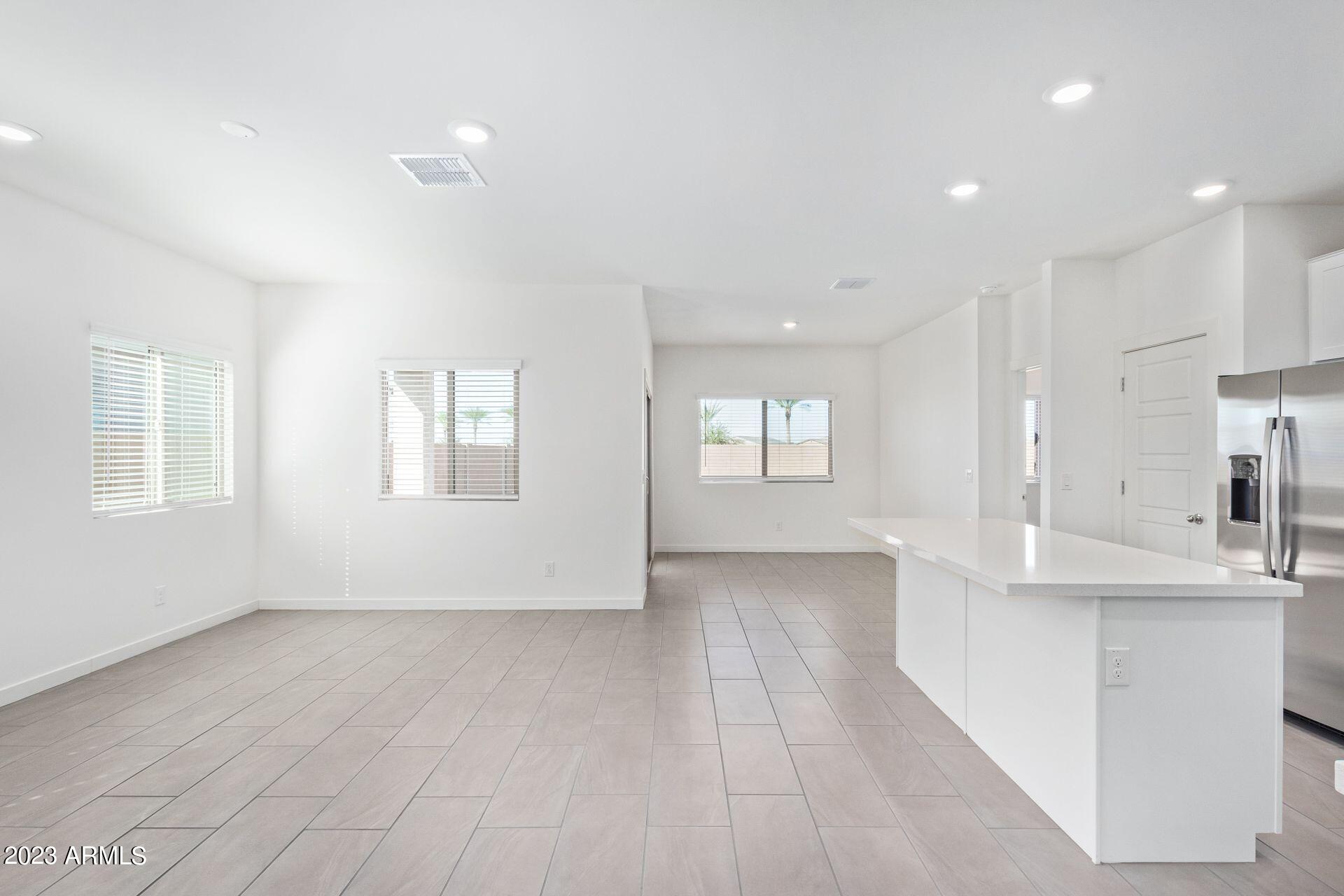 35320 W SANTA MONICA Avenue