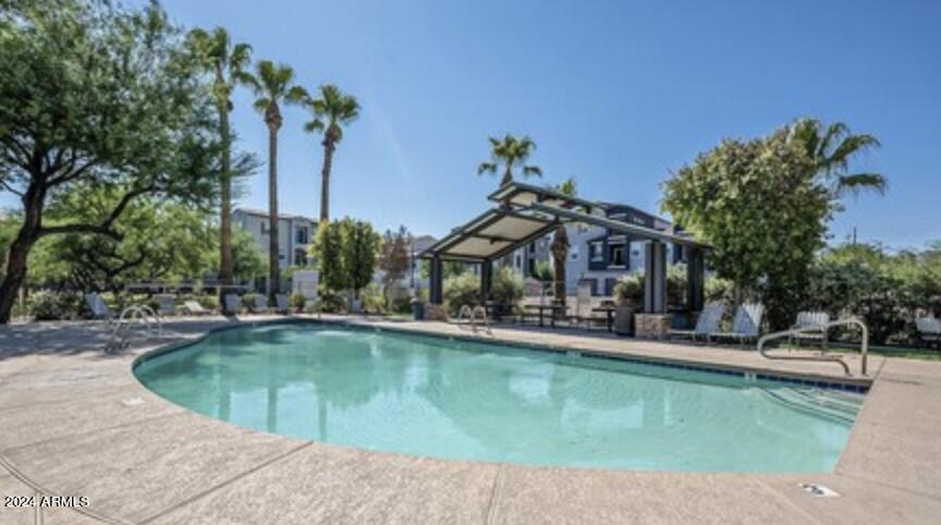 2340 E WAYLAND Drive