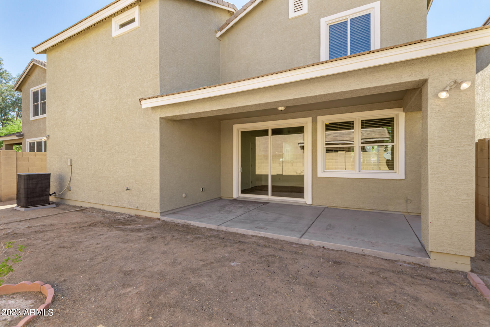 2340 E WAYLAND Drive