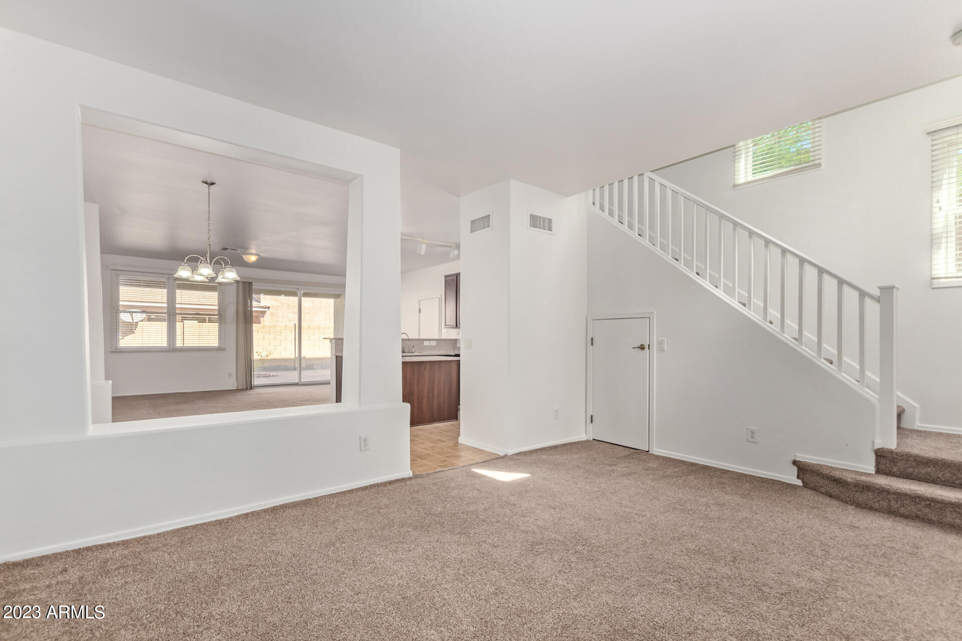 2340 E WAYLAND Drive