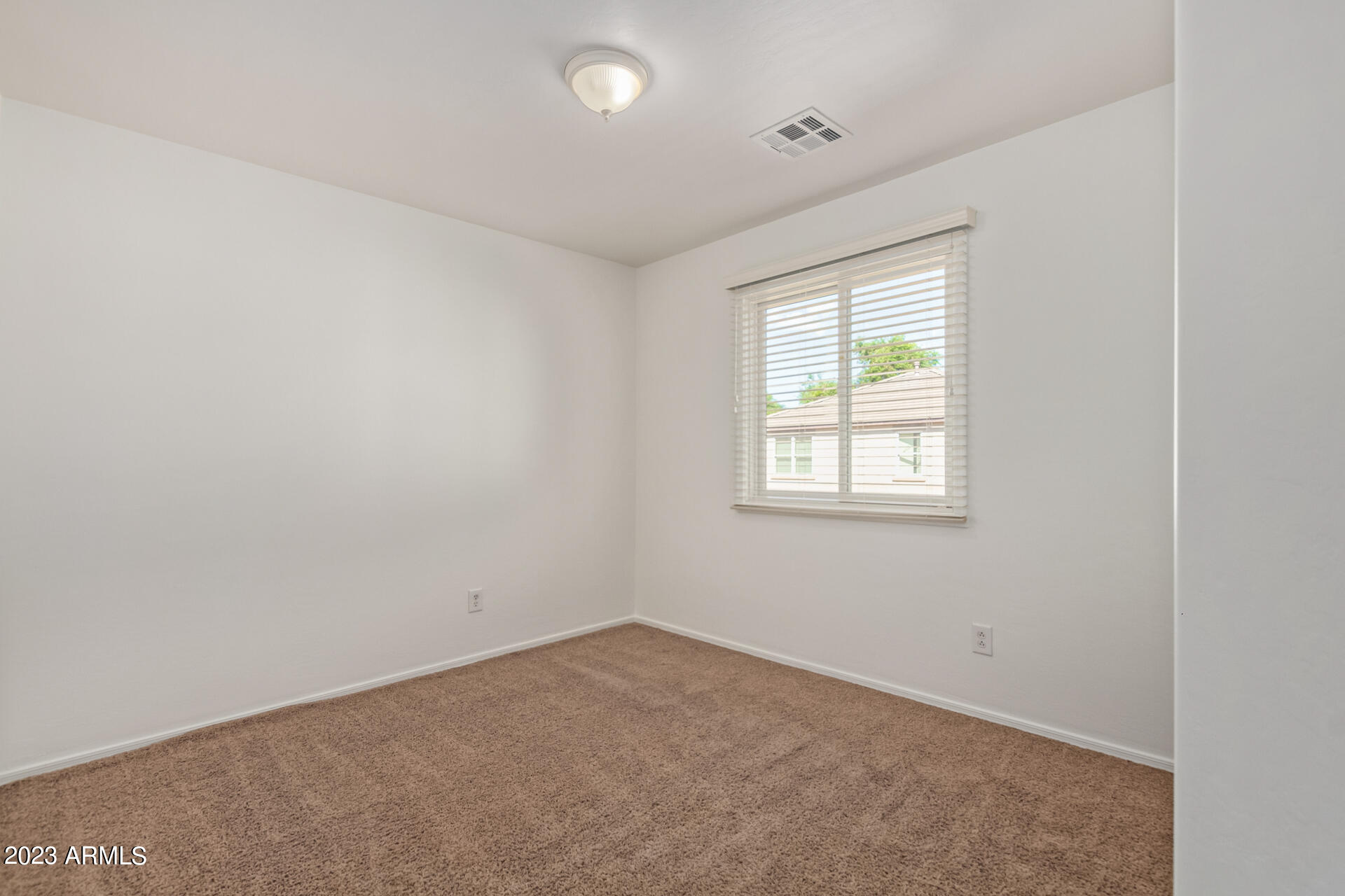 2340 E WAYLAND Drive