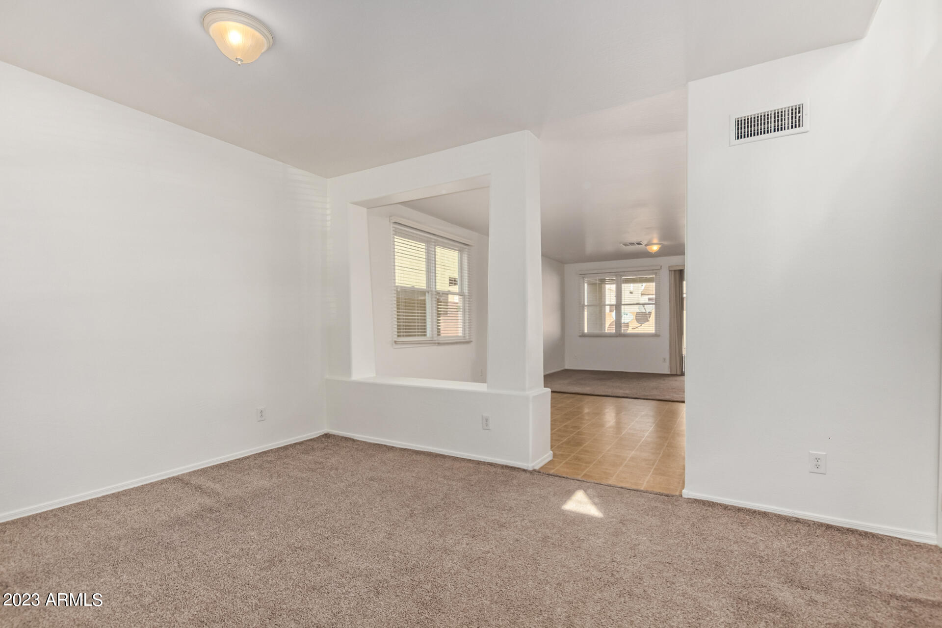 2340 E WAYLAND Drive