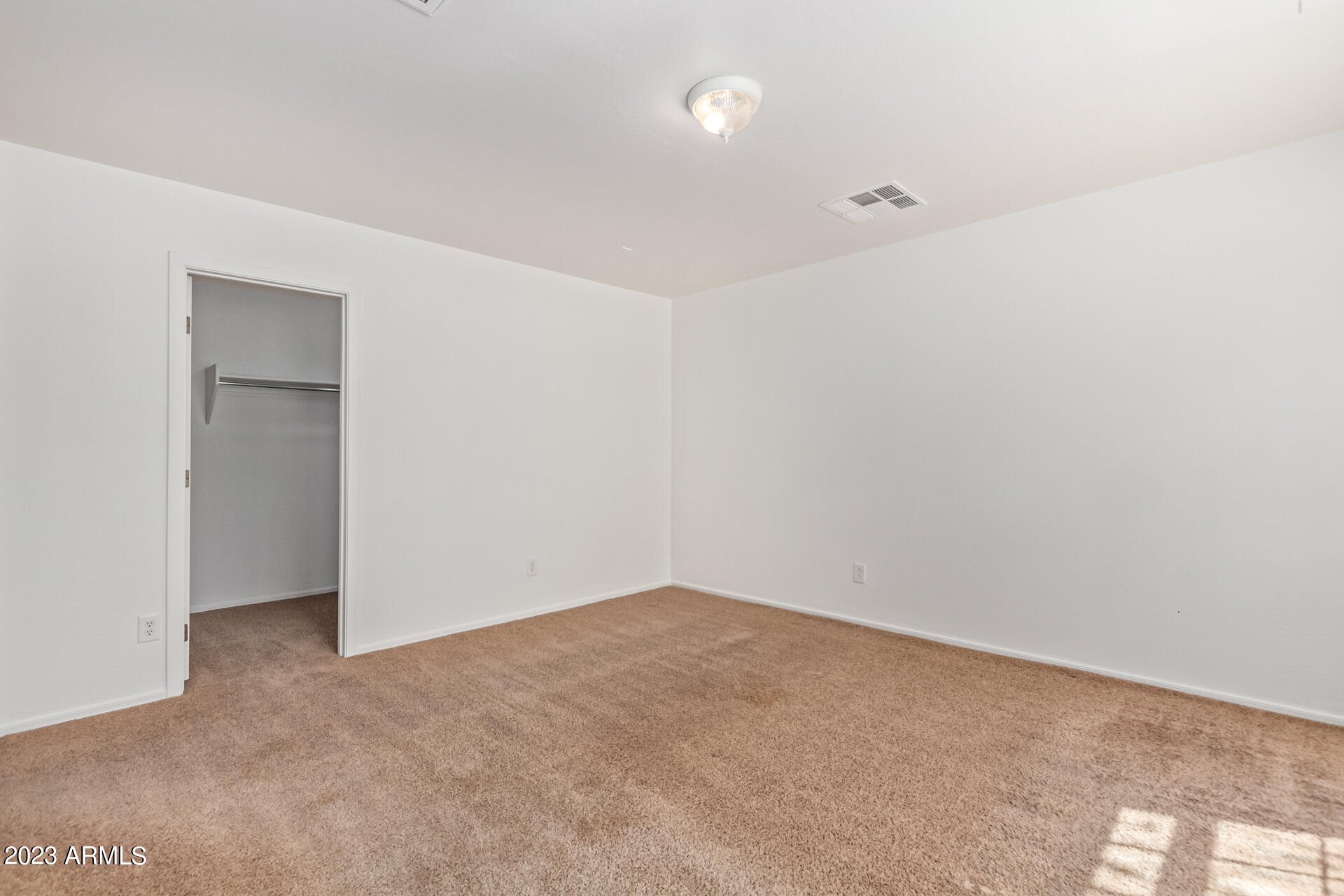 2340 E WAYLAND Drive