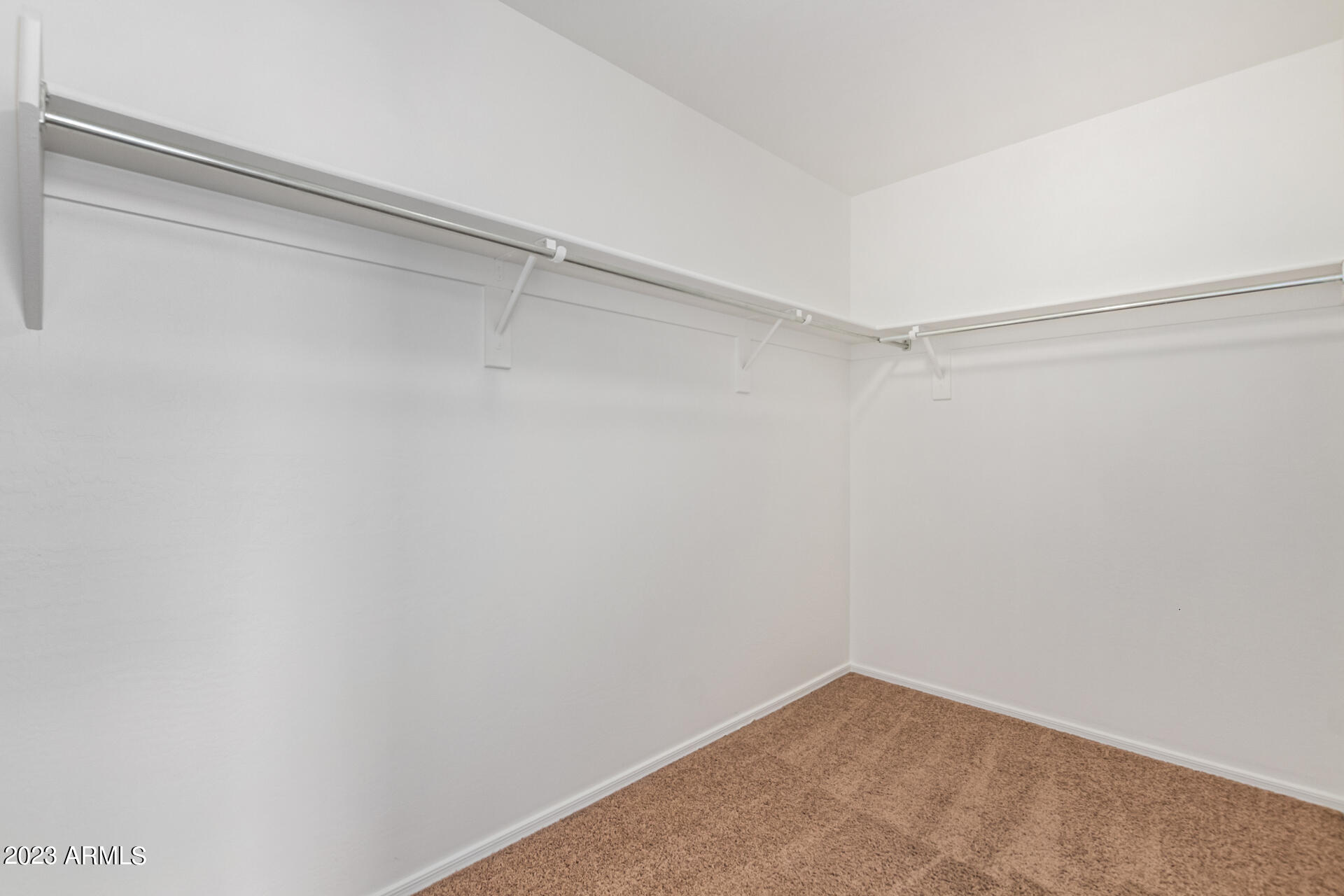 2340 E WAYLAND Drive