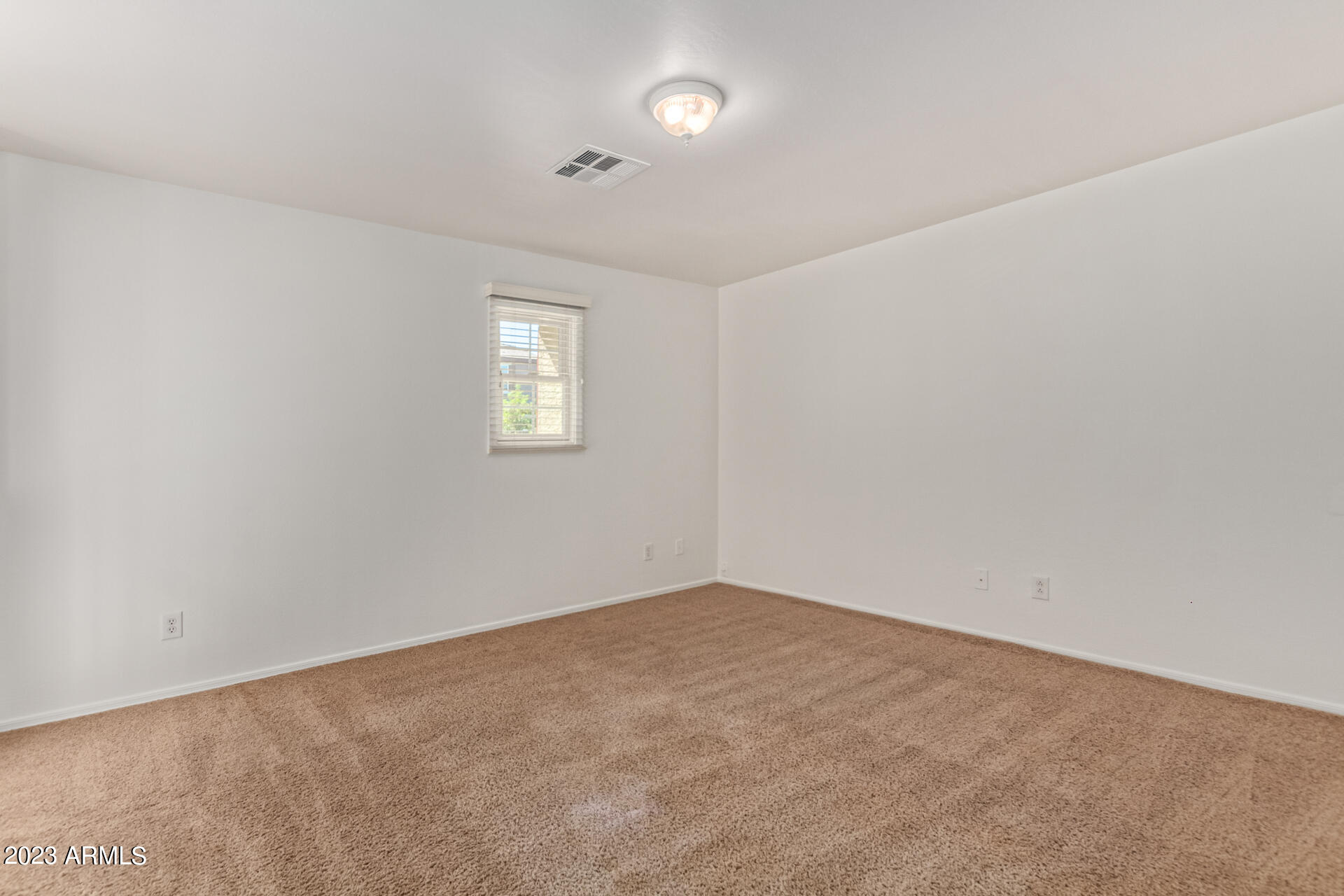 2340 E WAYLAND Drive