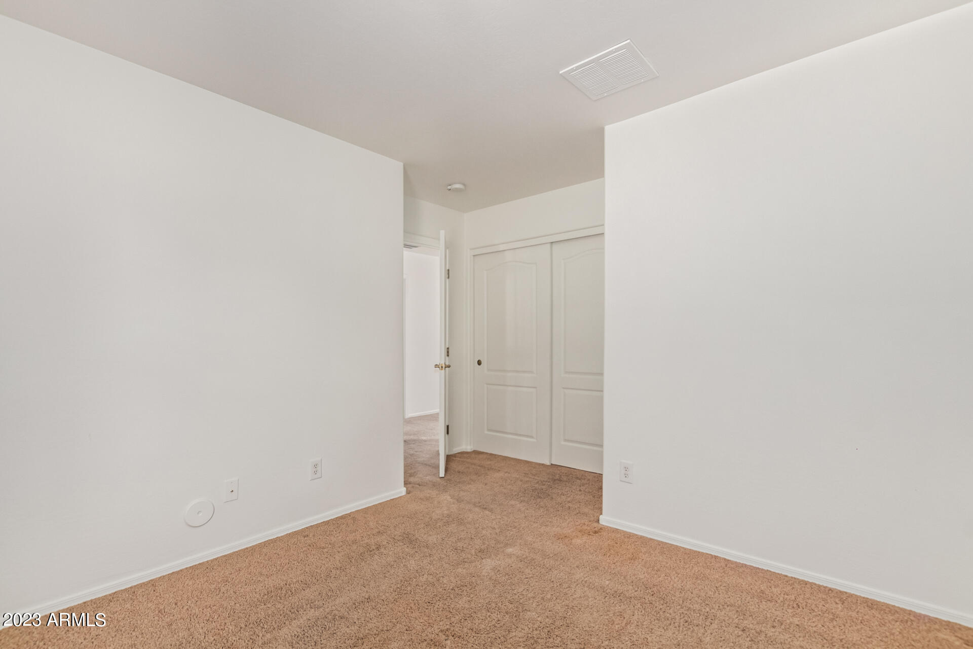 2340 E WAYLAND Drive