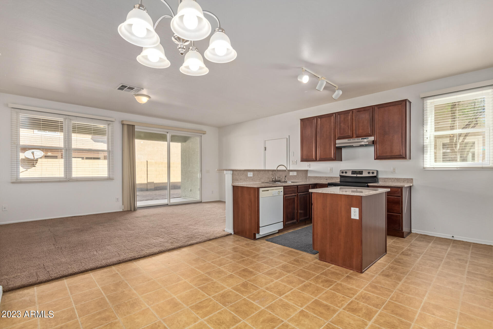 2340 E WAYLAND Drive