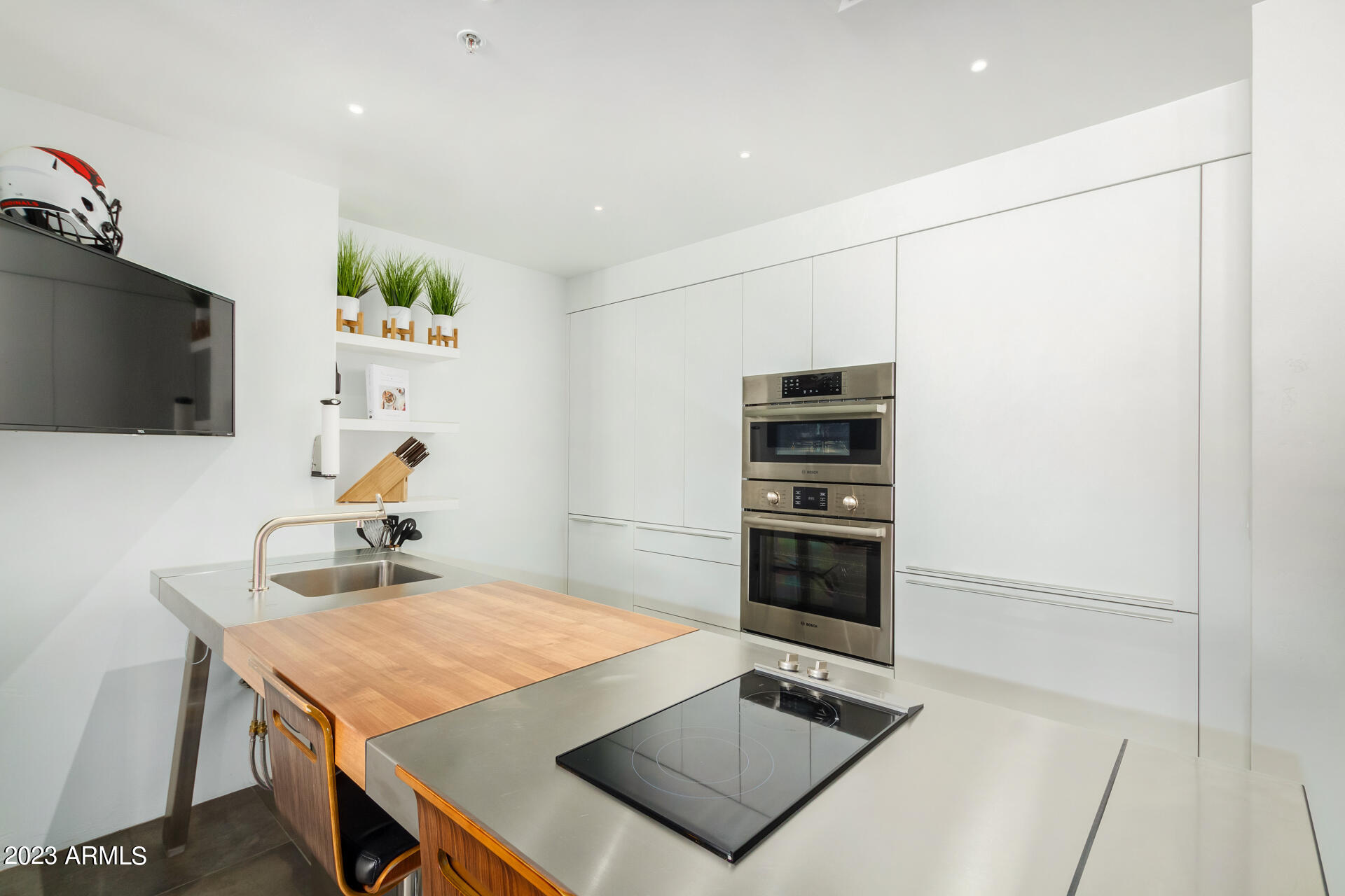 310 S 4TH Street, 2106