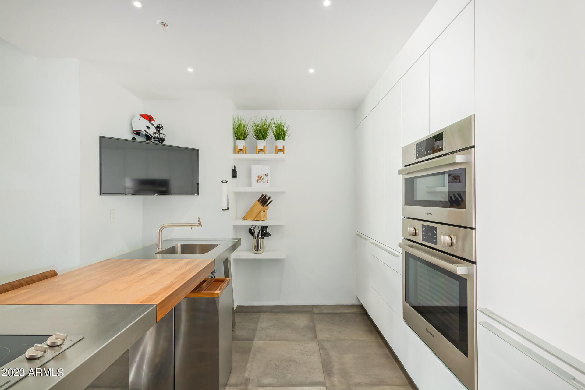 310 S 4TH Street, 2106