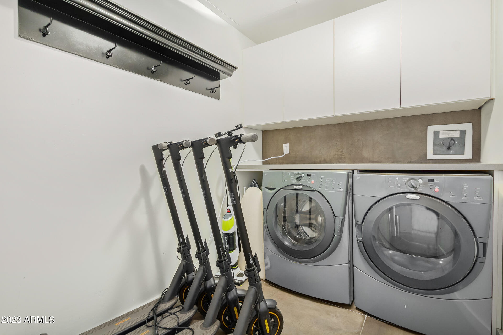 310 S 4TH Street, 2106