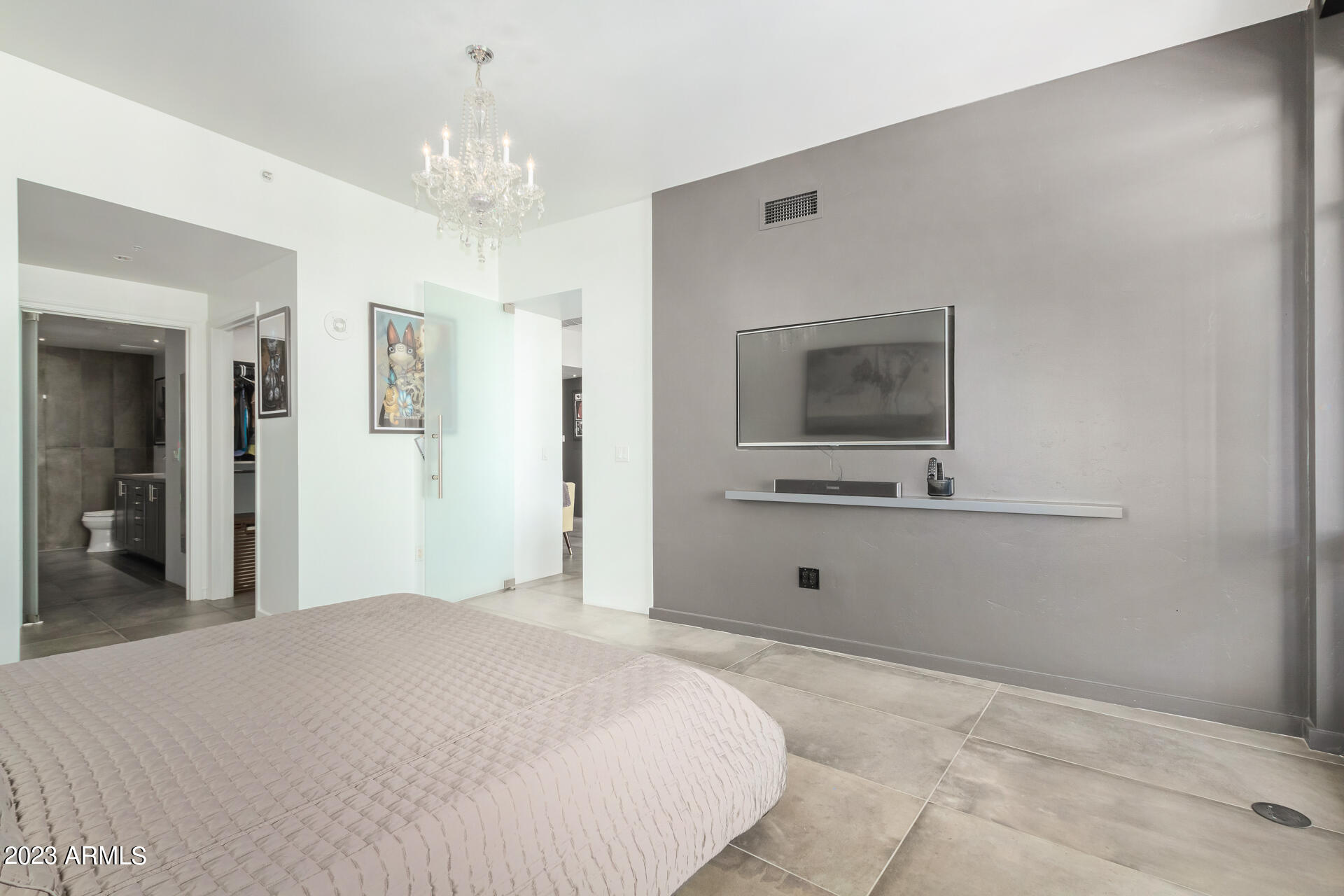 310 S 4TH Street, 2106