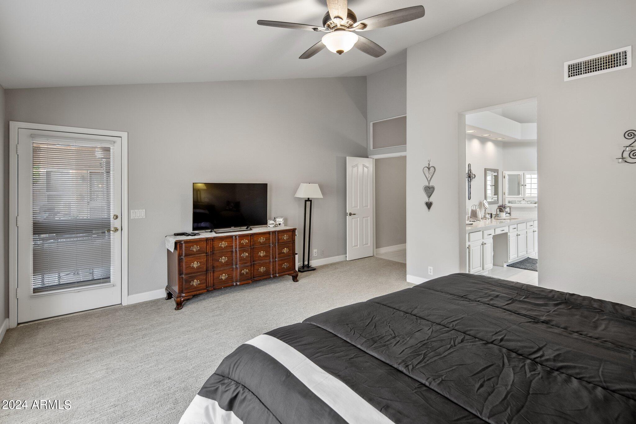 8928 W ROSEMONTE Drive