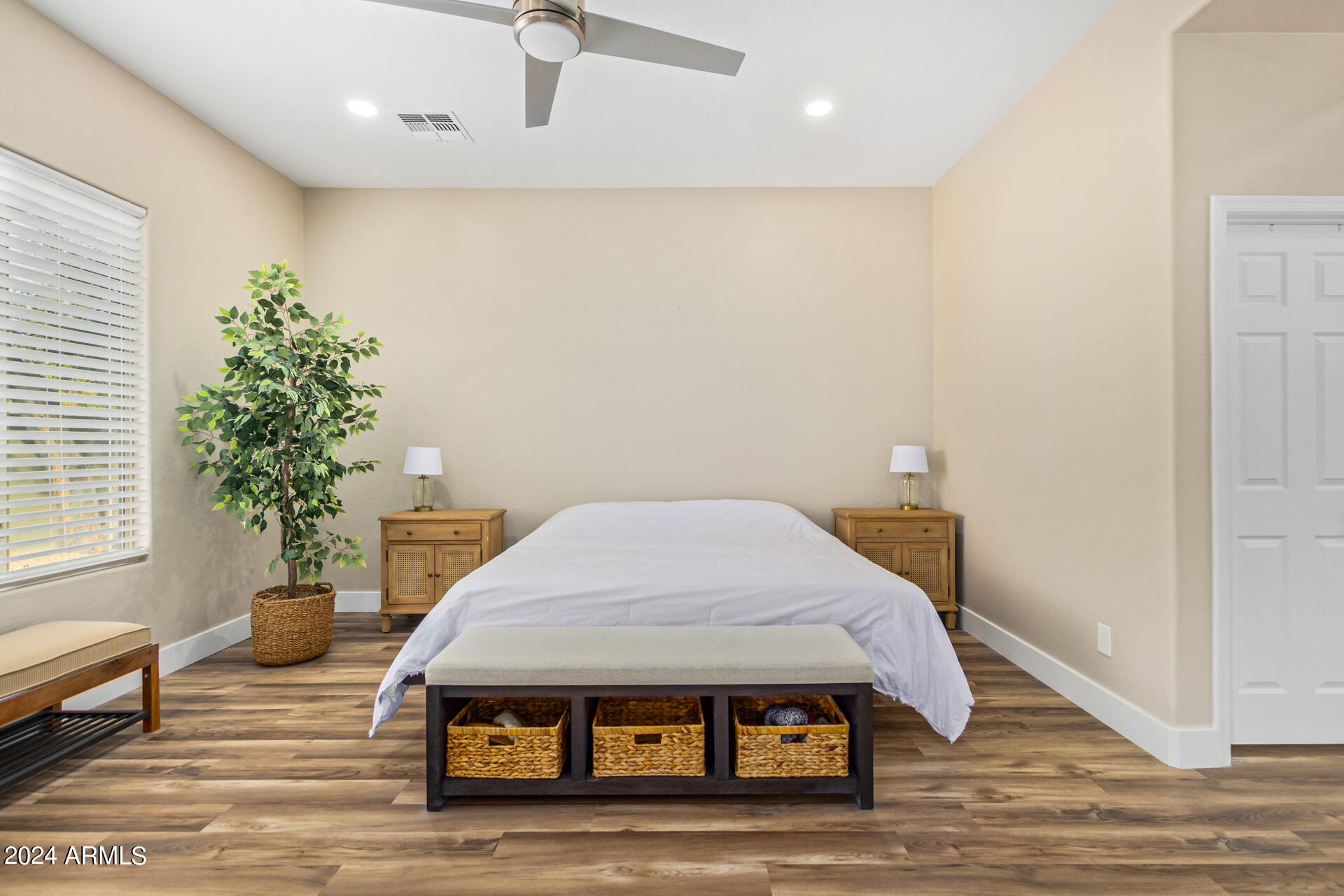 2304 W SAX CANYON Lane