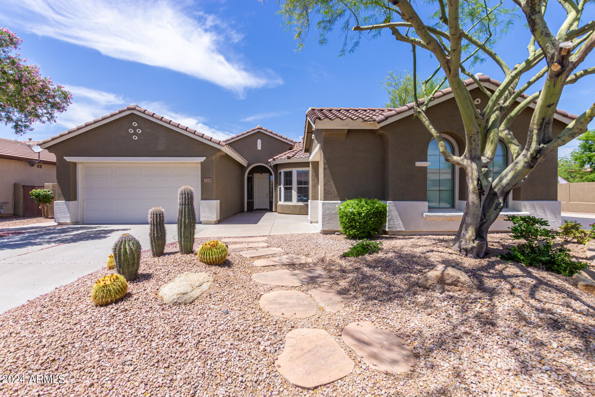 2304 W SAX CANYON Lane