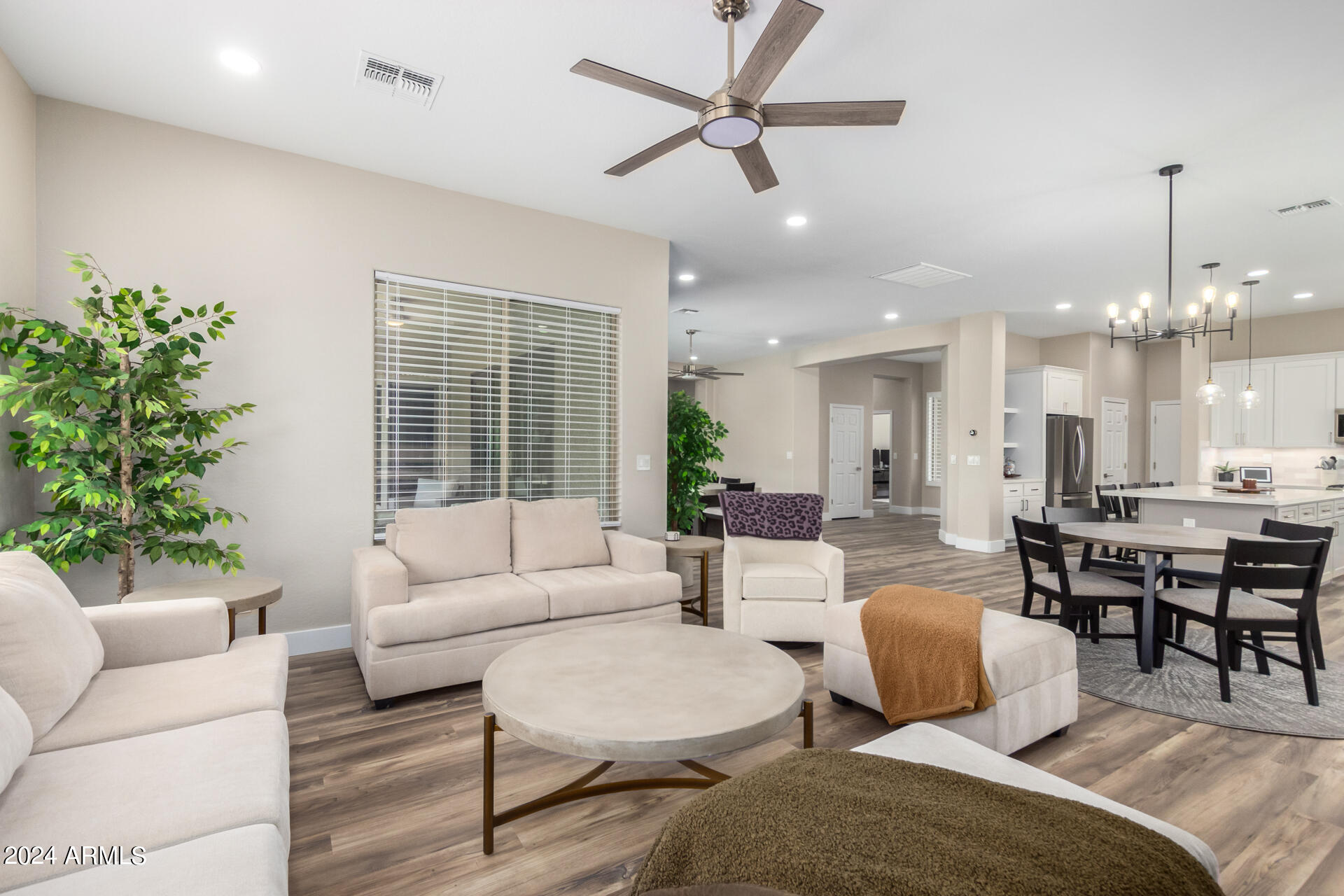 2304 W SAX CANYON Lane