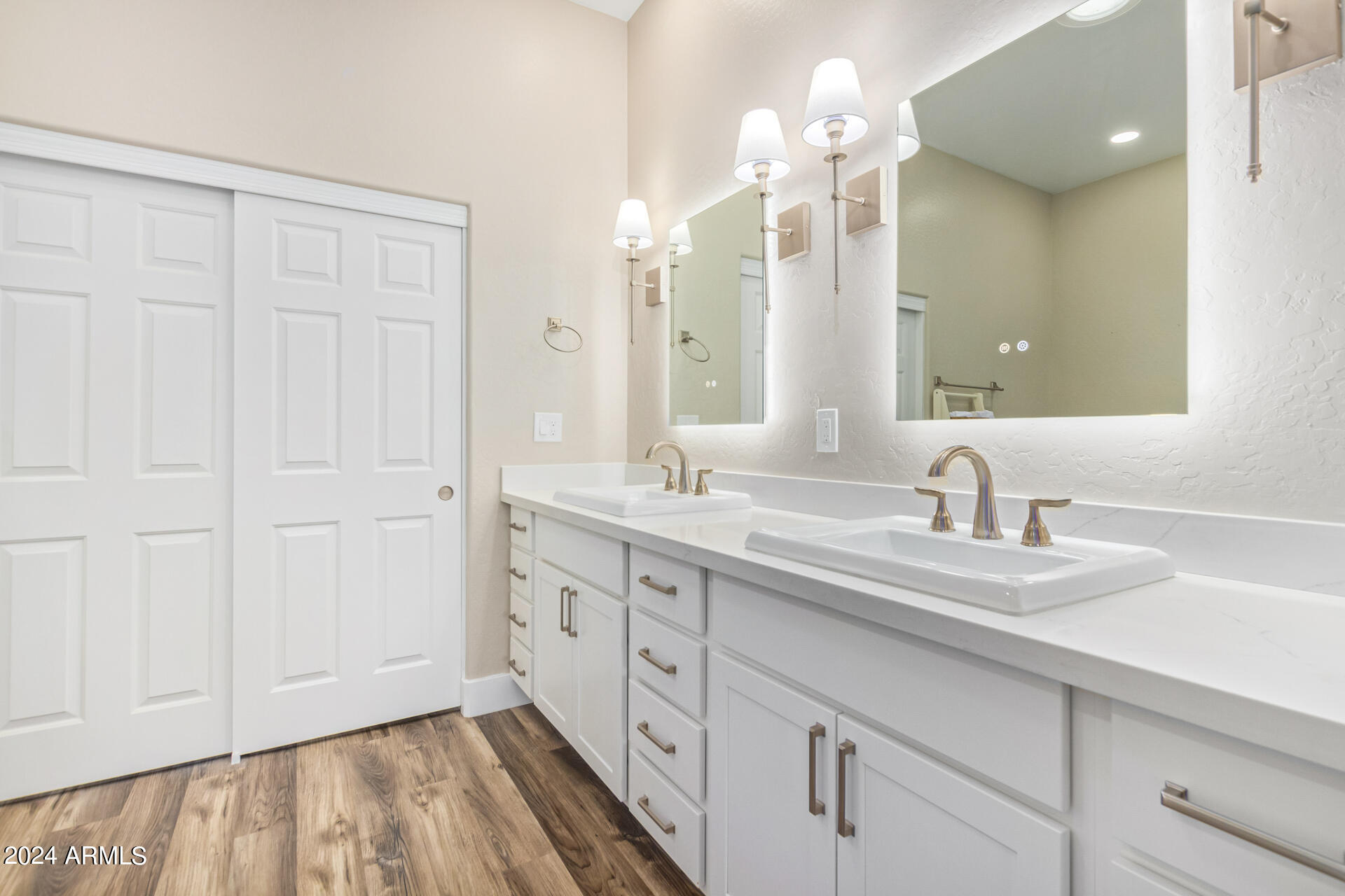 2304 W SAX CANYON Lane