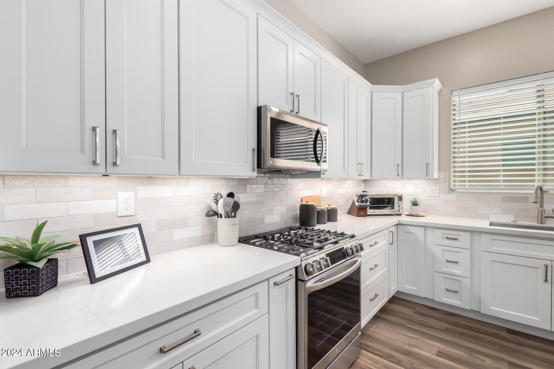 2304 W SAX CANYON Lane