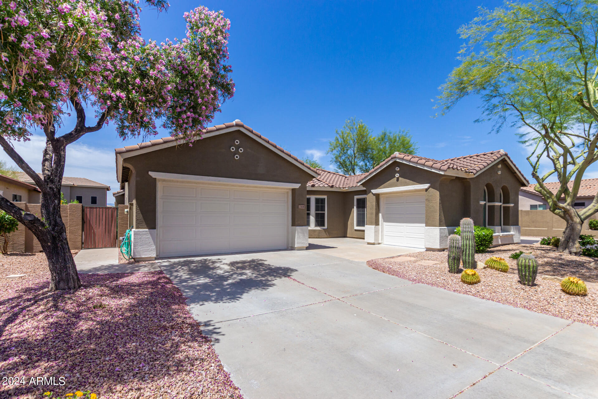 2304 W SAX CANYON Lane