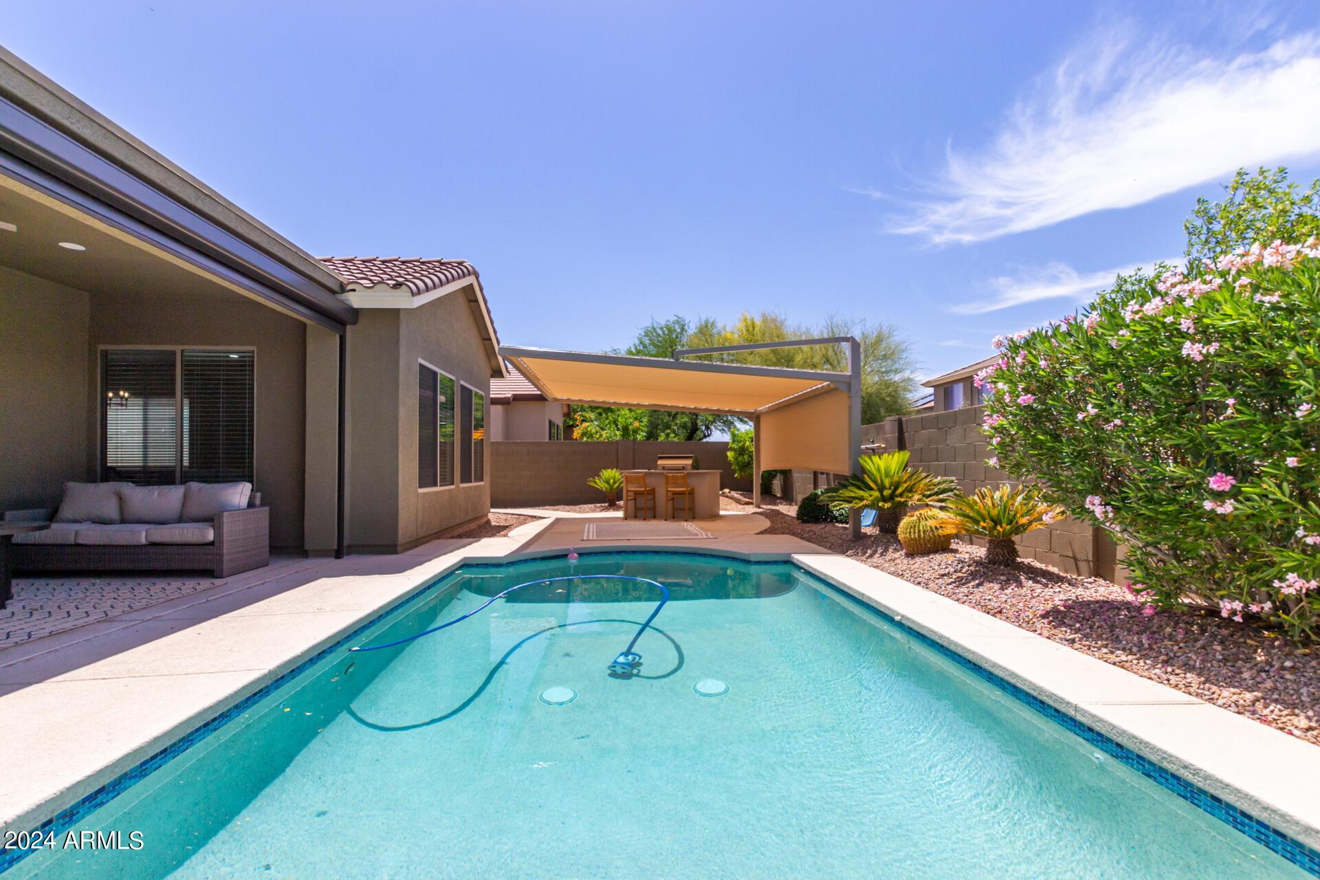 2304 W SAX CANYON Lane