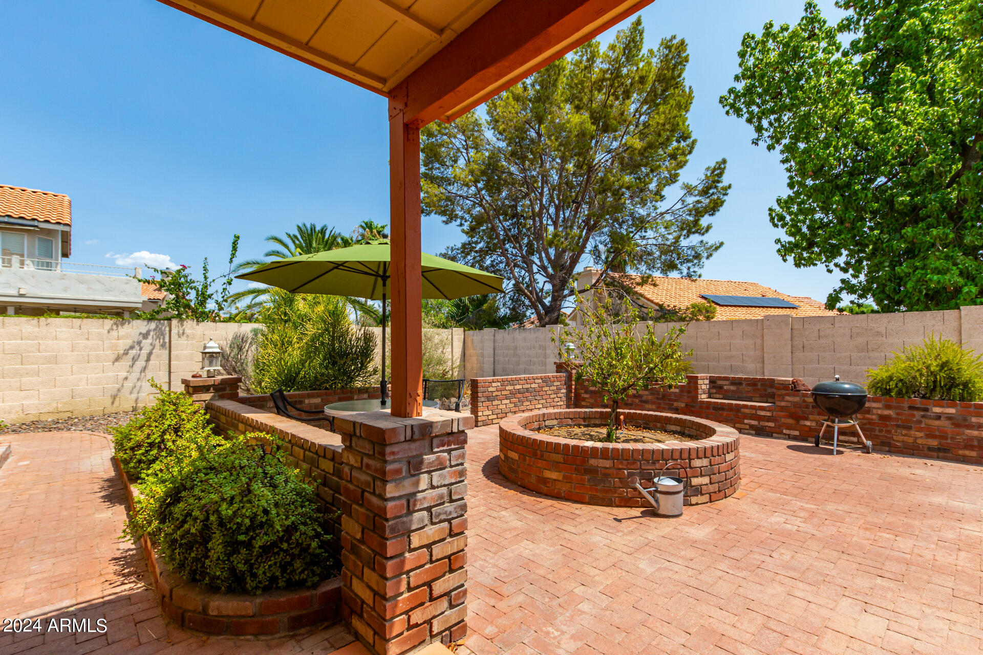 1937 E WESCOTT Drive