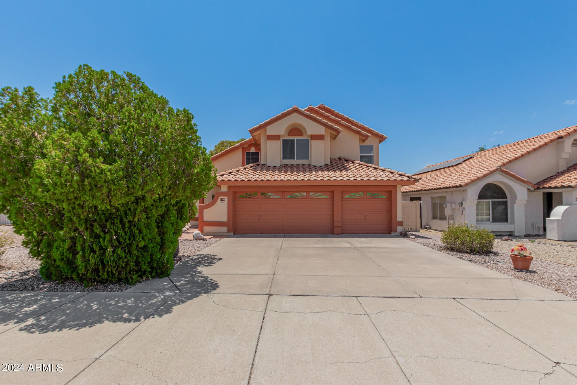 1937 E WESCOTT Drive