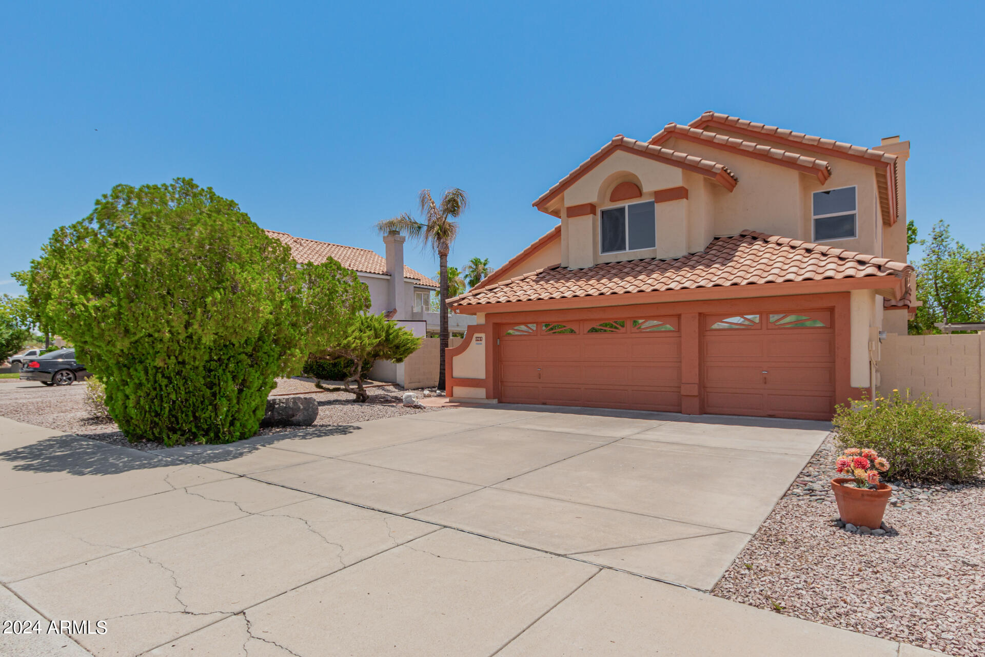 1937 E WESCOTT Drive