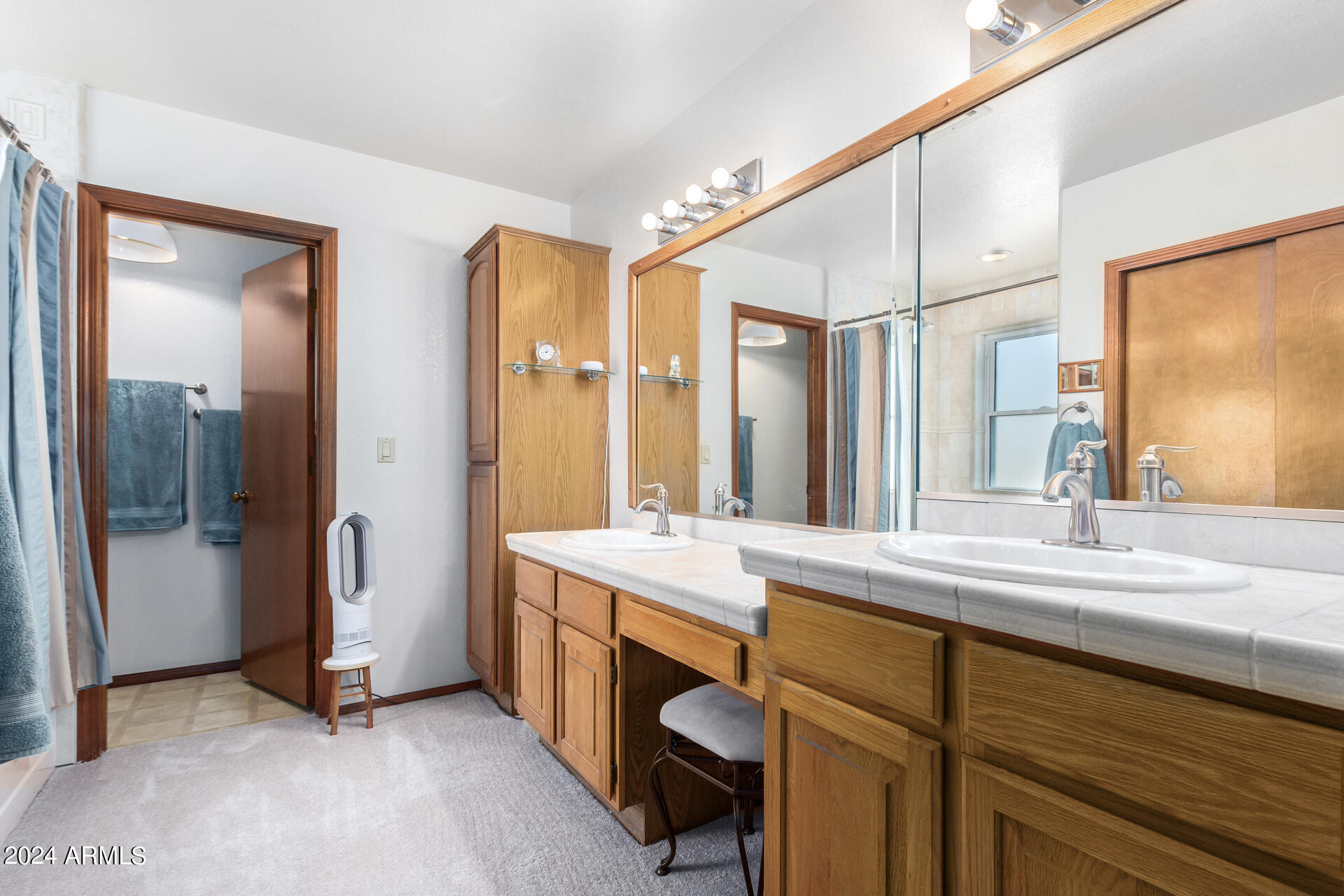 1937 E WESCOTT Drive