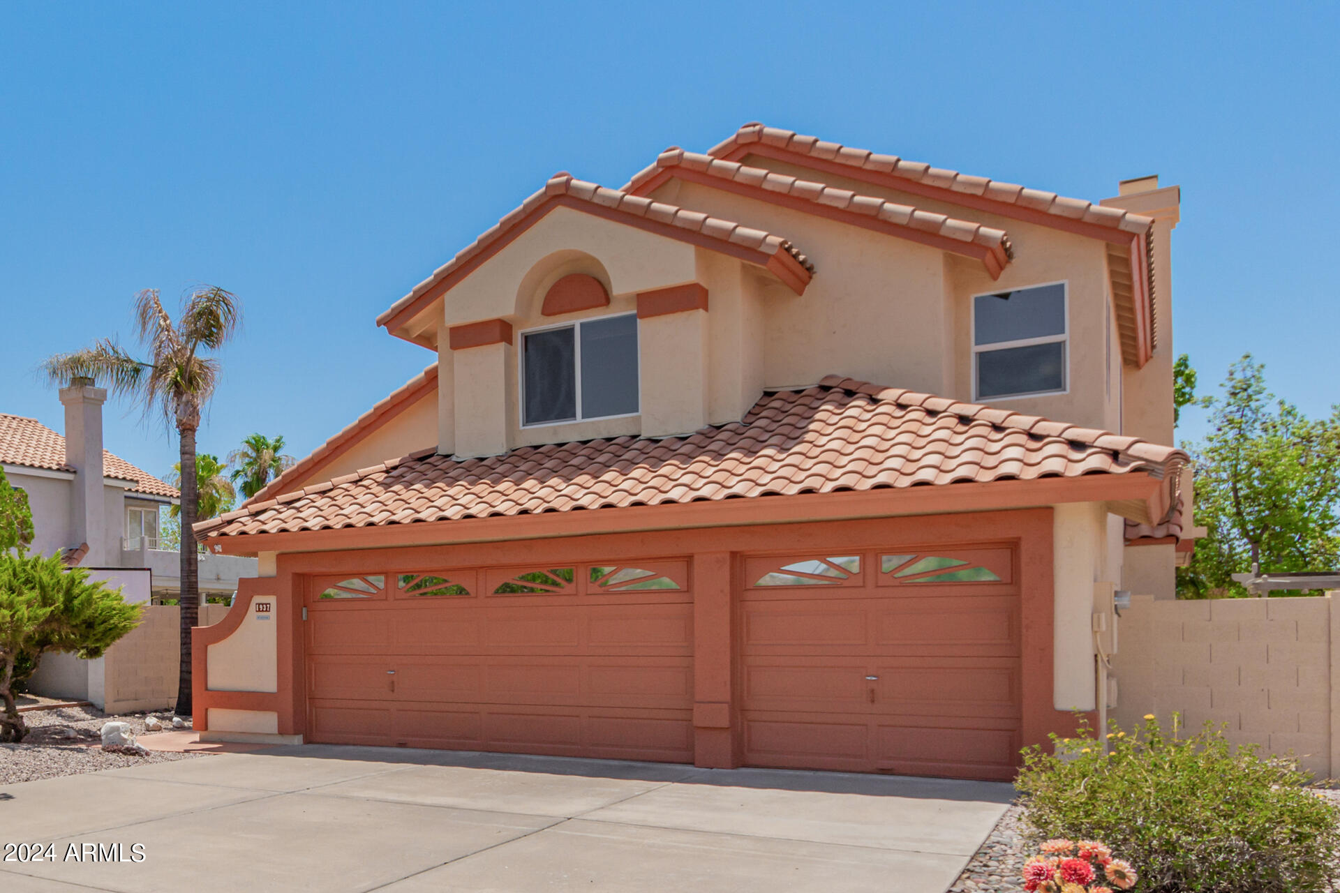 1937 E WESCOTT Drive