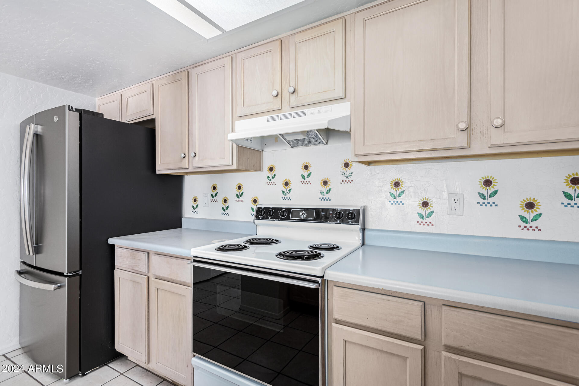 2100 W LEMON TREE Place, 44