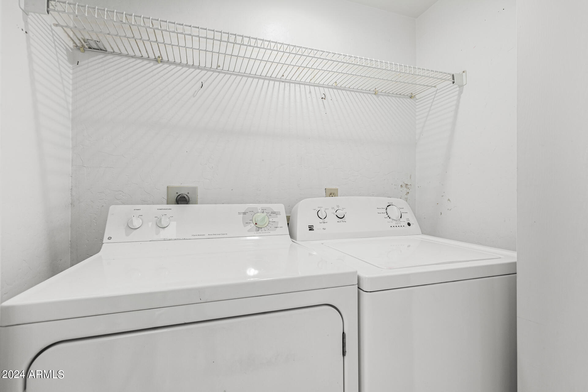 2100 W LEMON TREE Place, 44