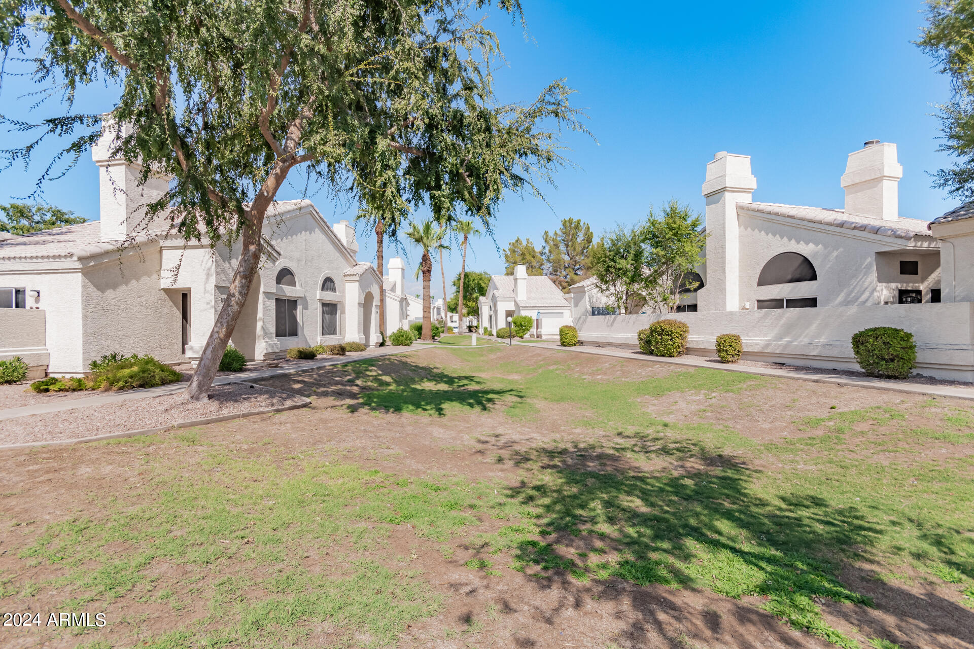 2100 W LEMON TREE Place, 44