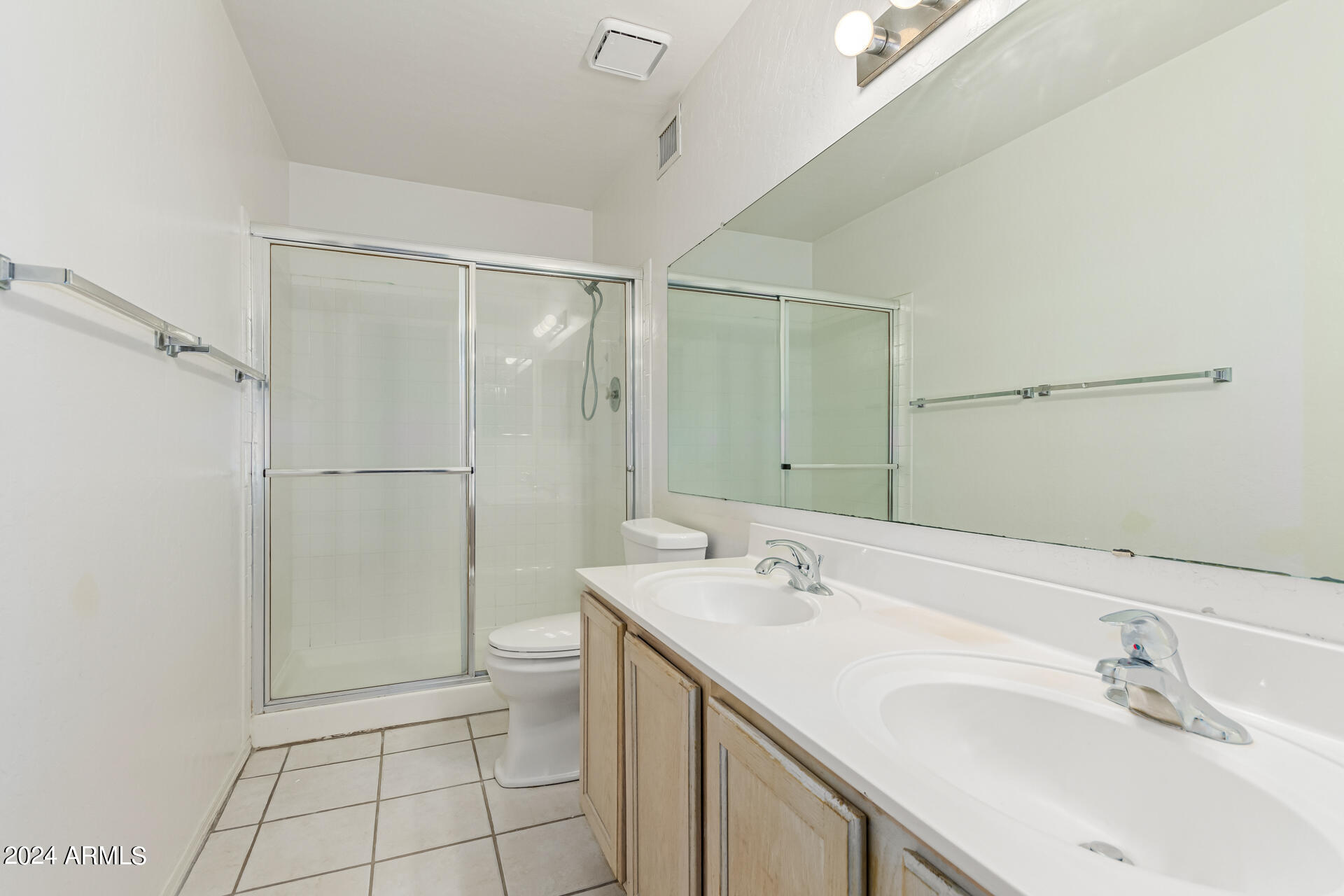 2100 W LEMON TREE Place, 44