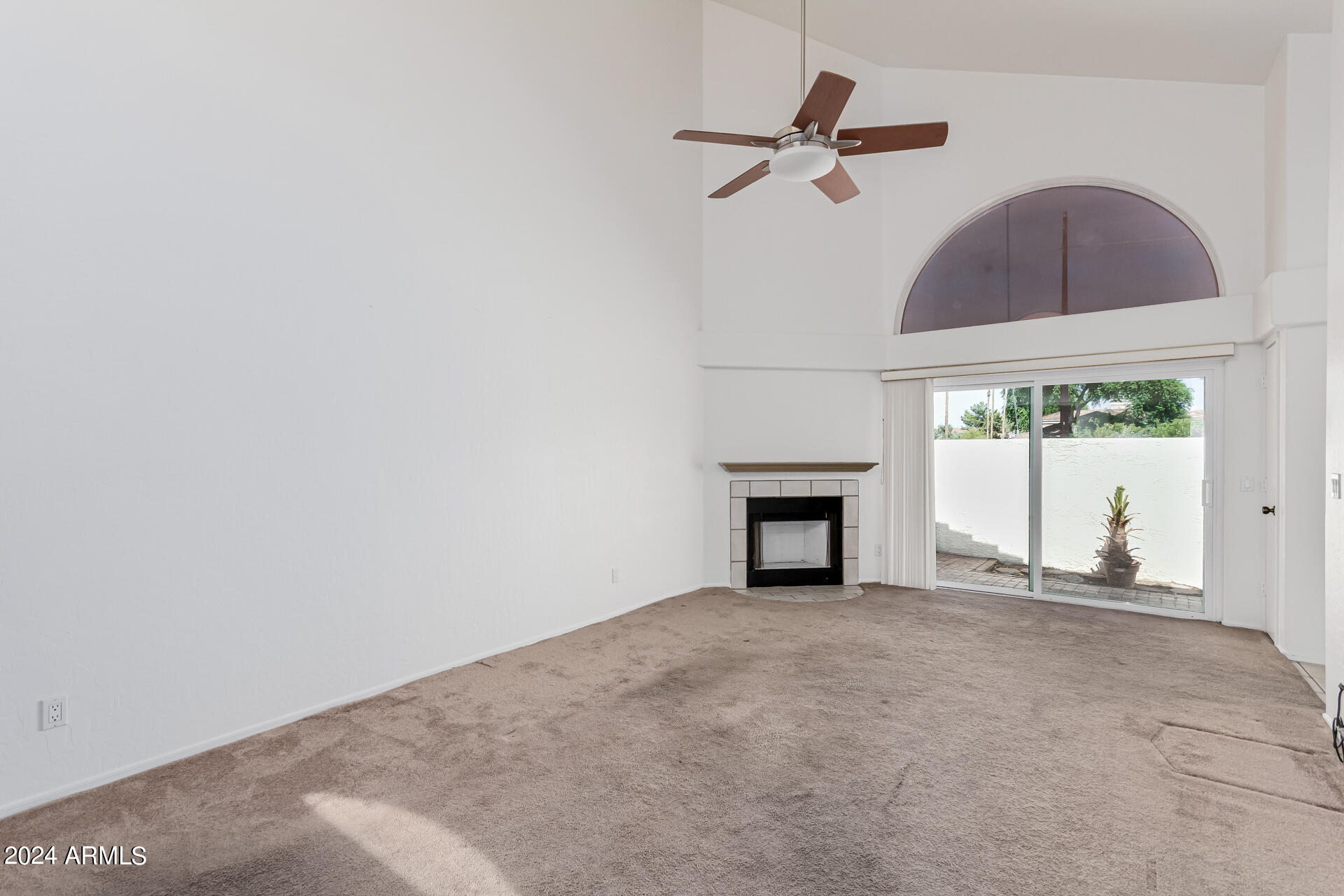 2100 W LEMON TREE Place, 44