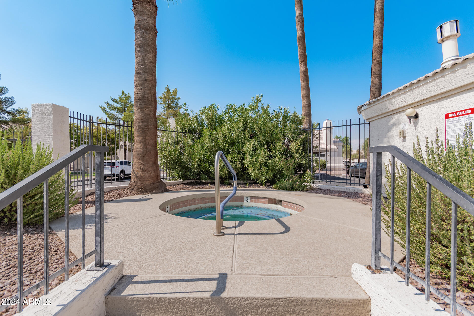 2100 W LEMON TREE Place, 44