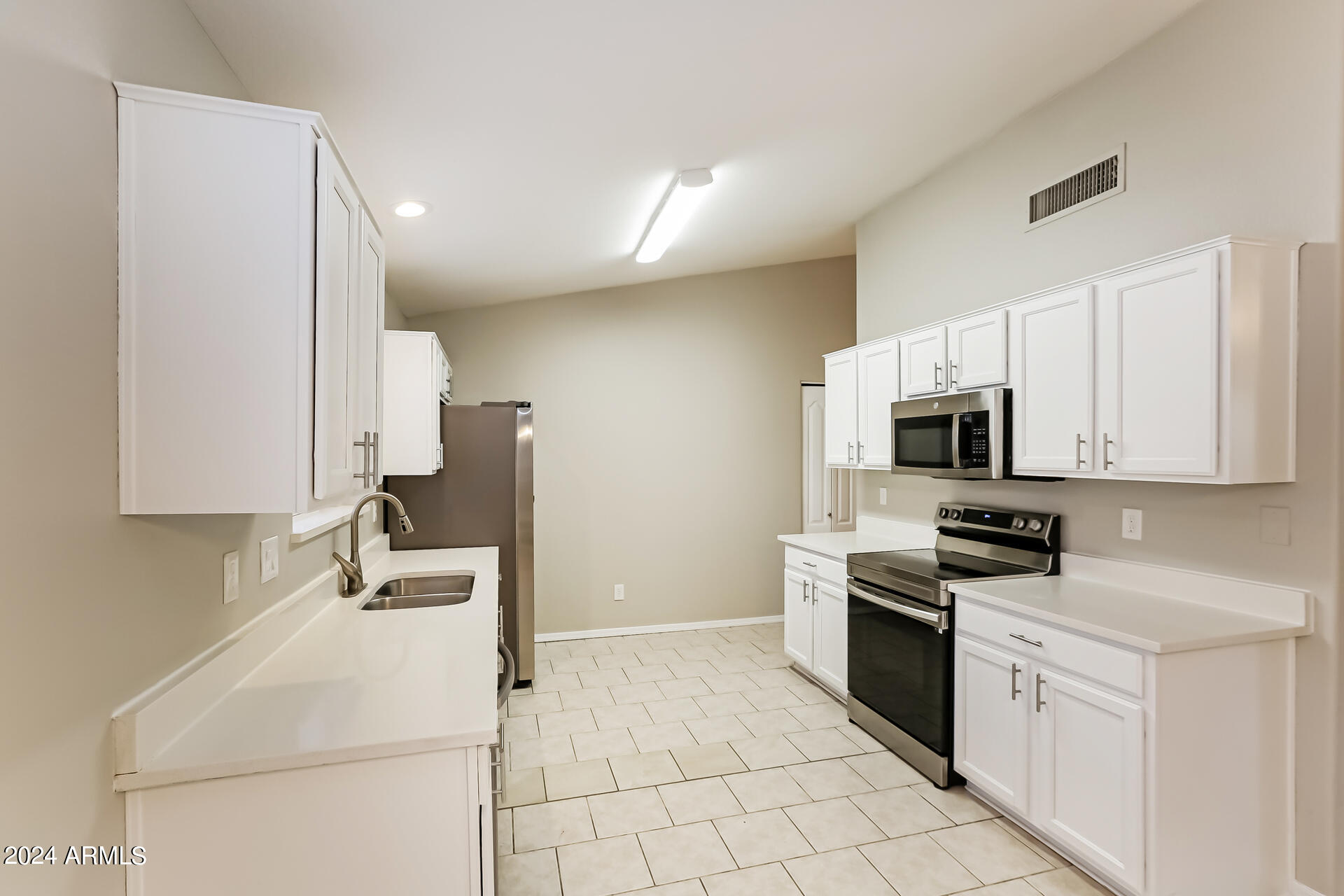 2167 E ARABIAN Drive