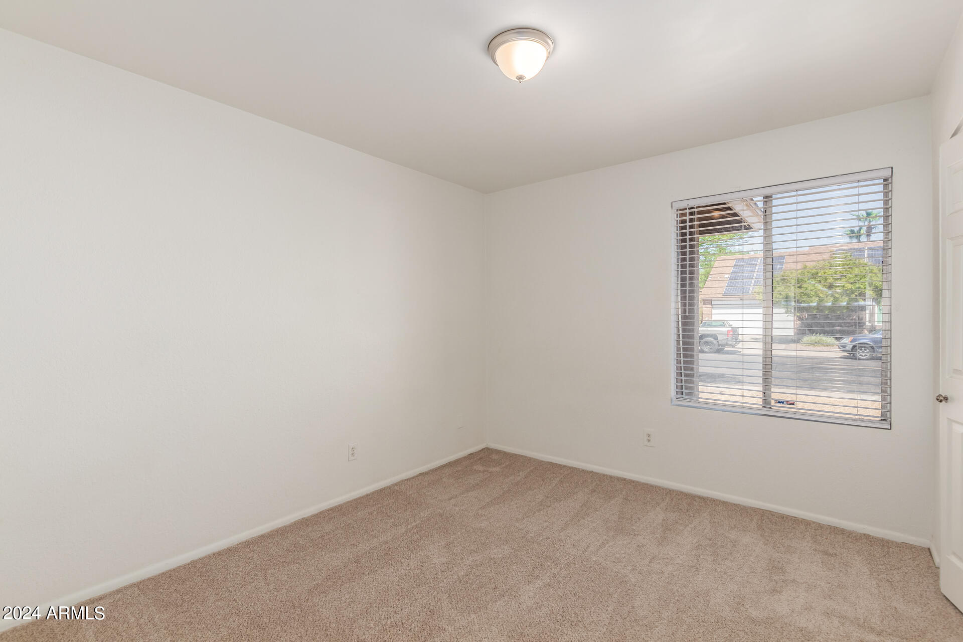 6209 W SUNNYSIDE Drive