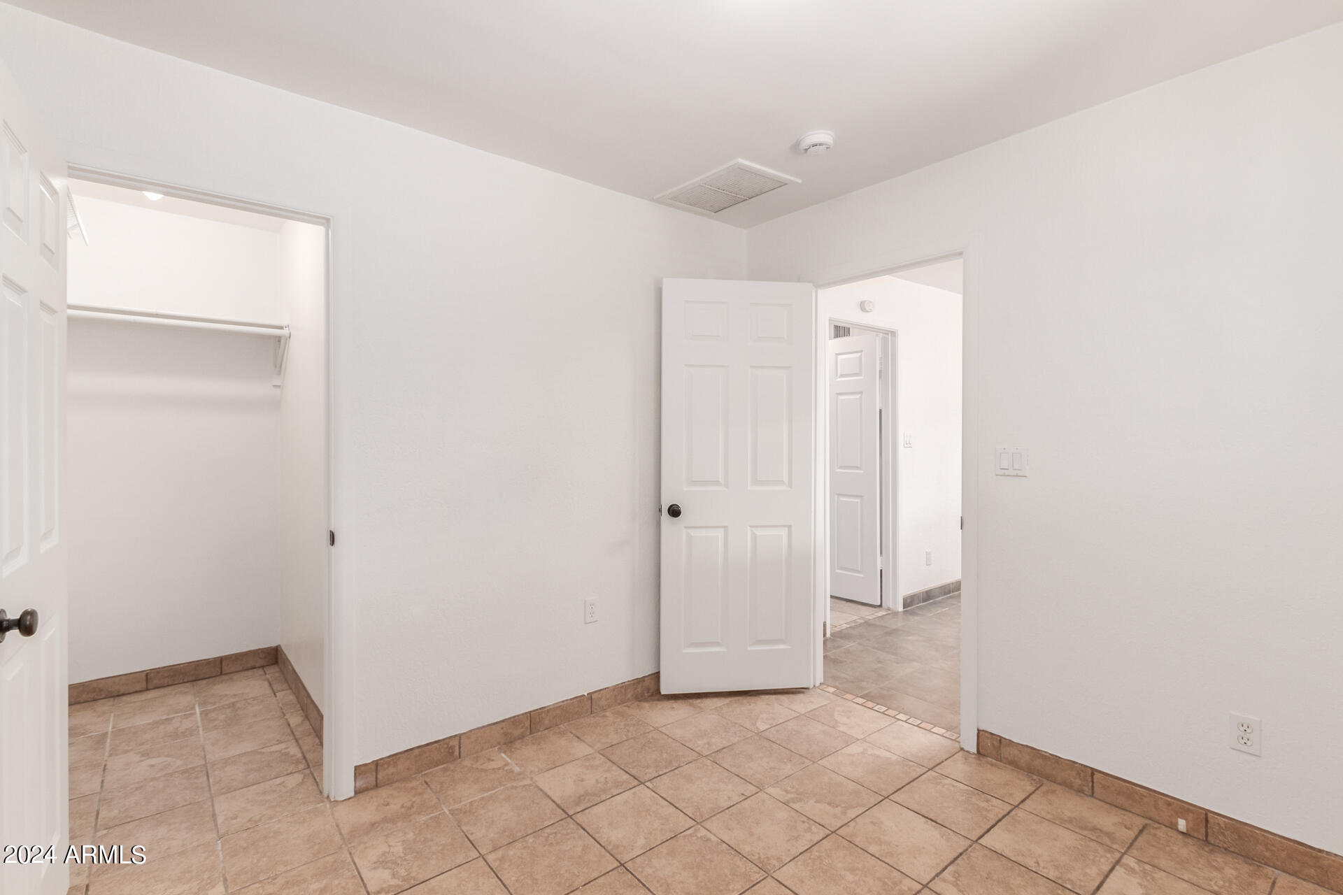 6209 W SUNNYSIDE Drive