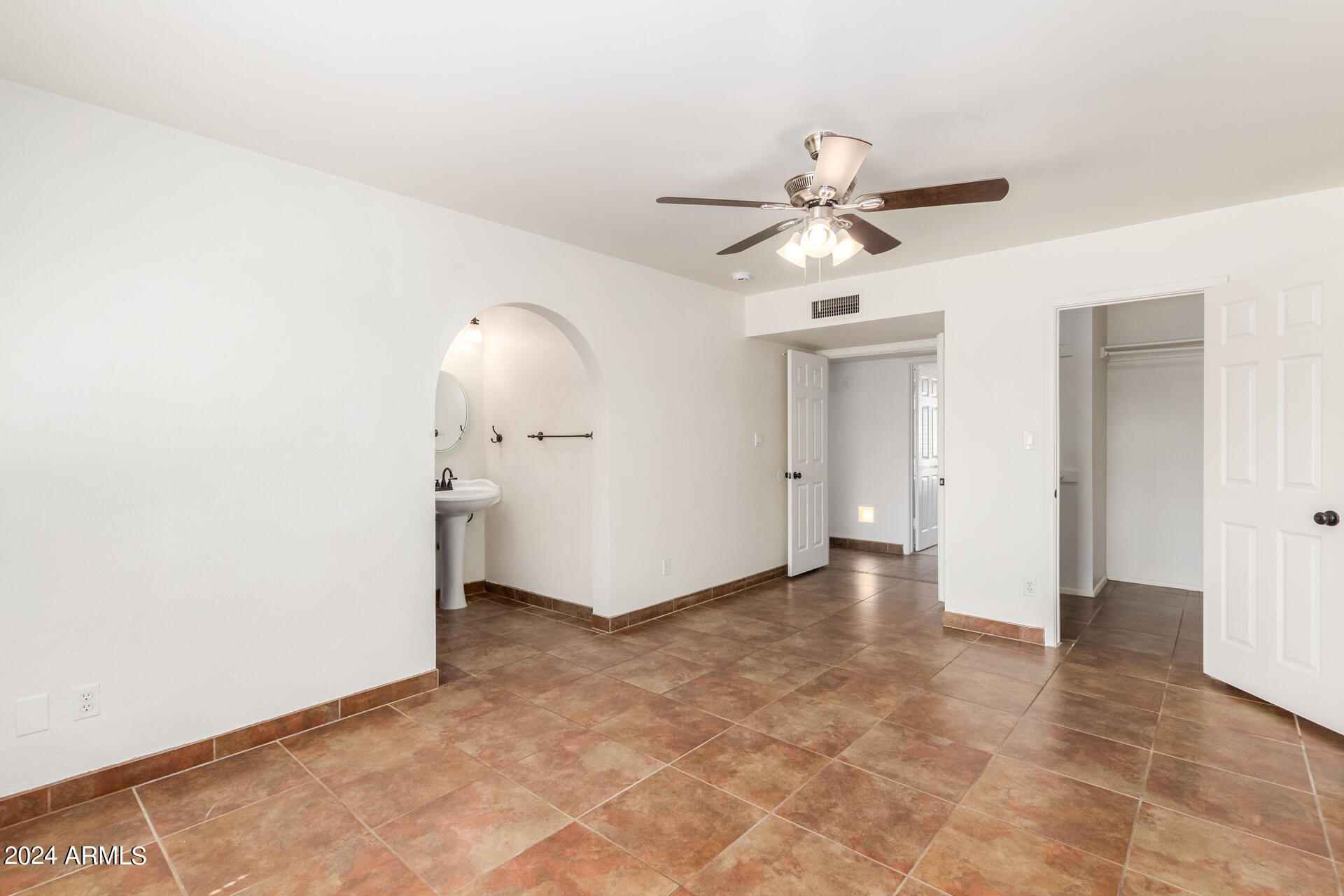 6209 W SUNNYSIDE Drive