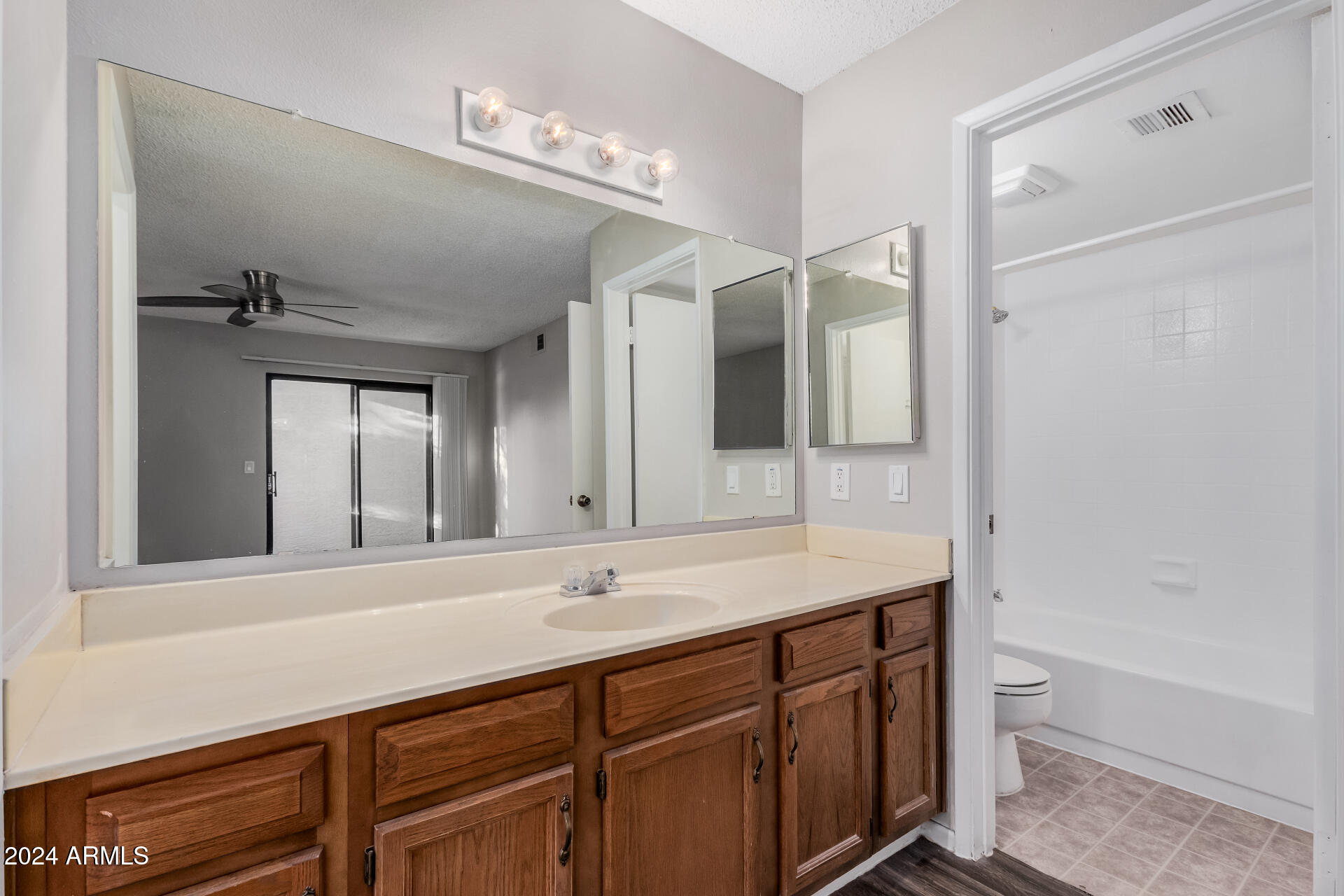 850 S RIVER Drive, 2069