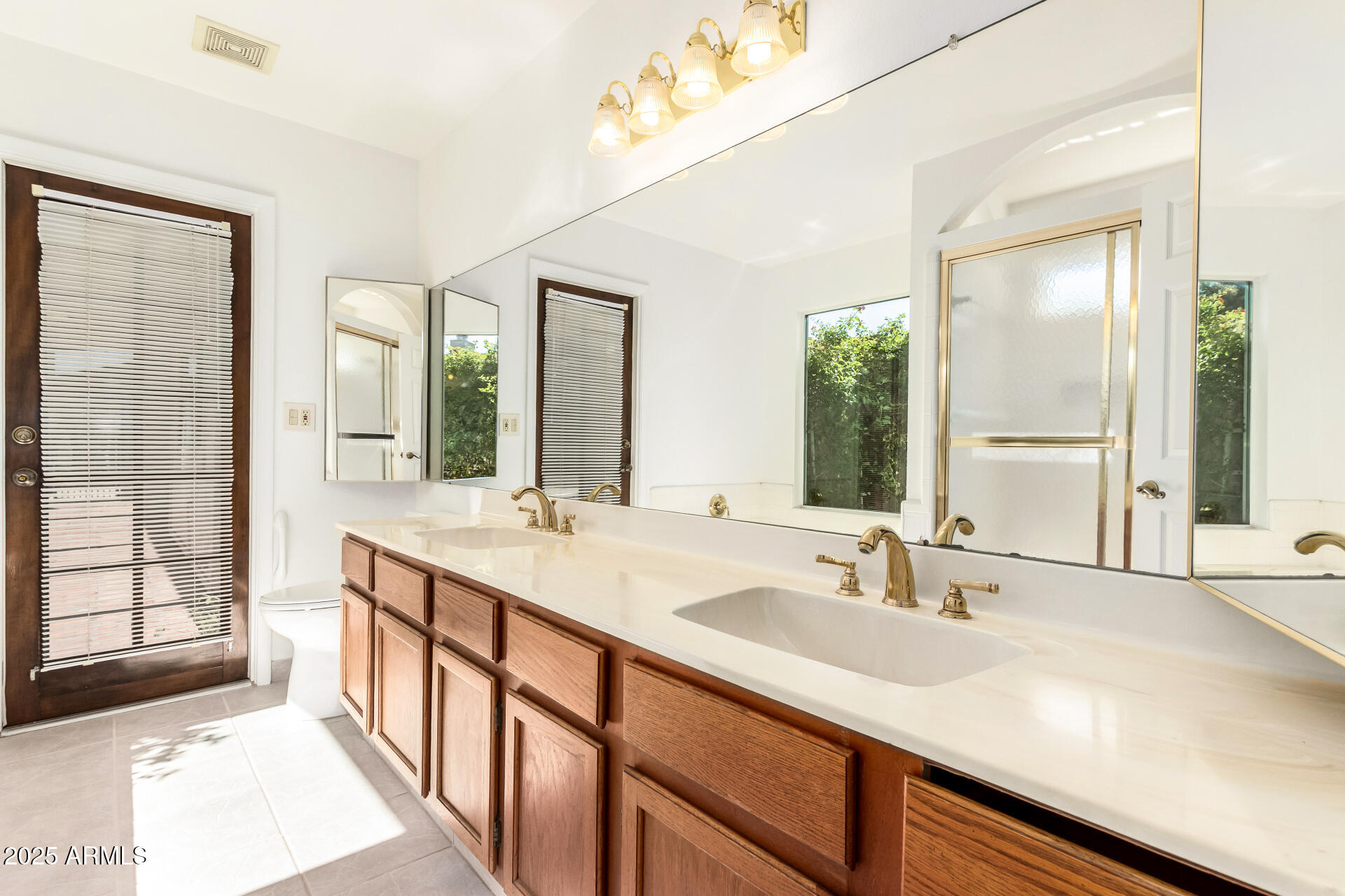 6415 W POINSETTIA Drive