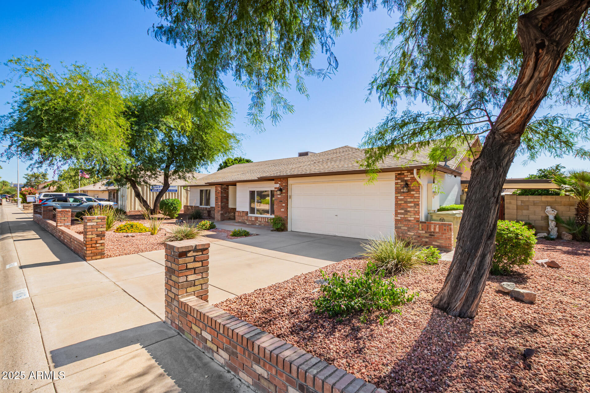 6415 W POINSETTIA Drive