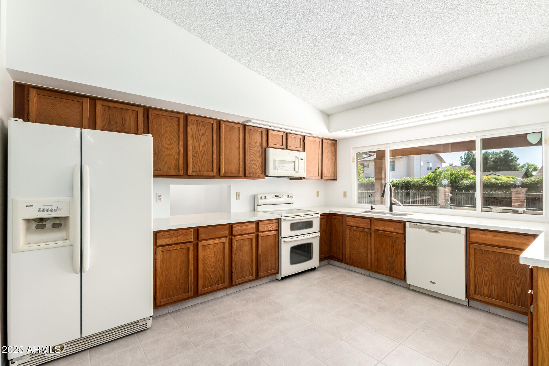 6415 W POINSETTIA Drive