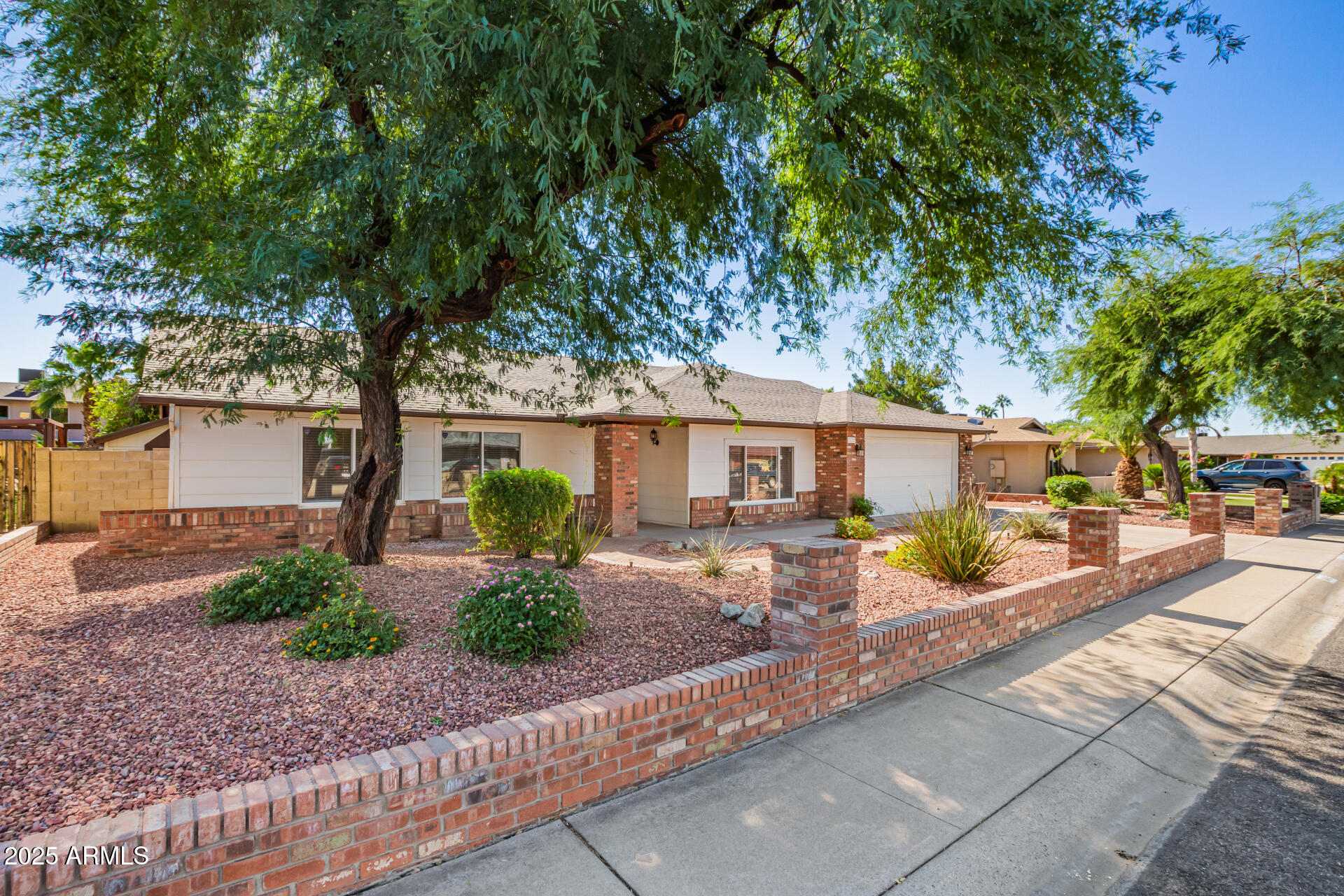 6415 W POINSETTIA Drive