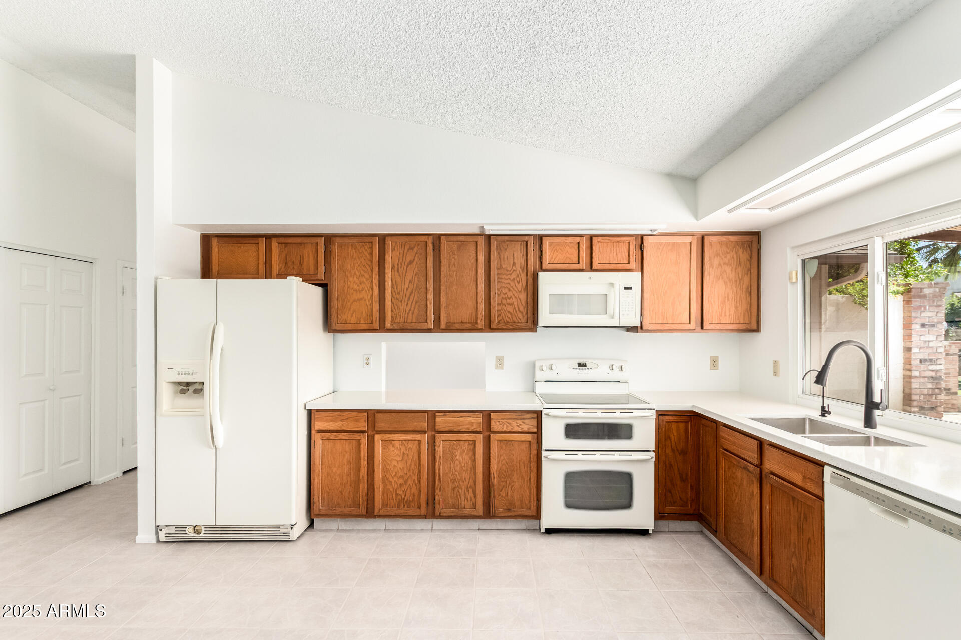 6415 W POINSETTIA Drive