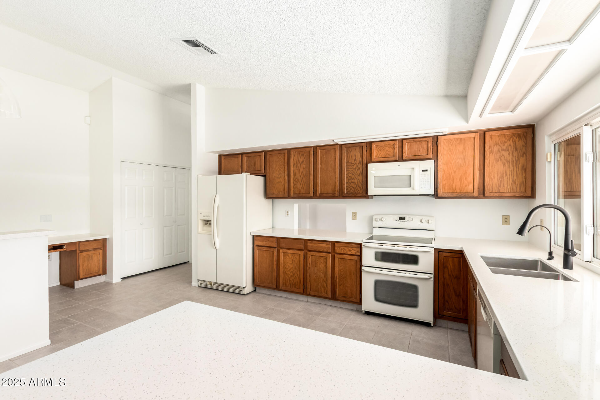 6415 W POINSETTIA Drive