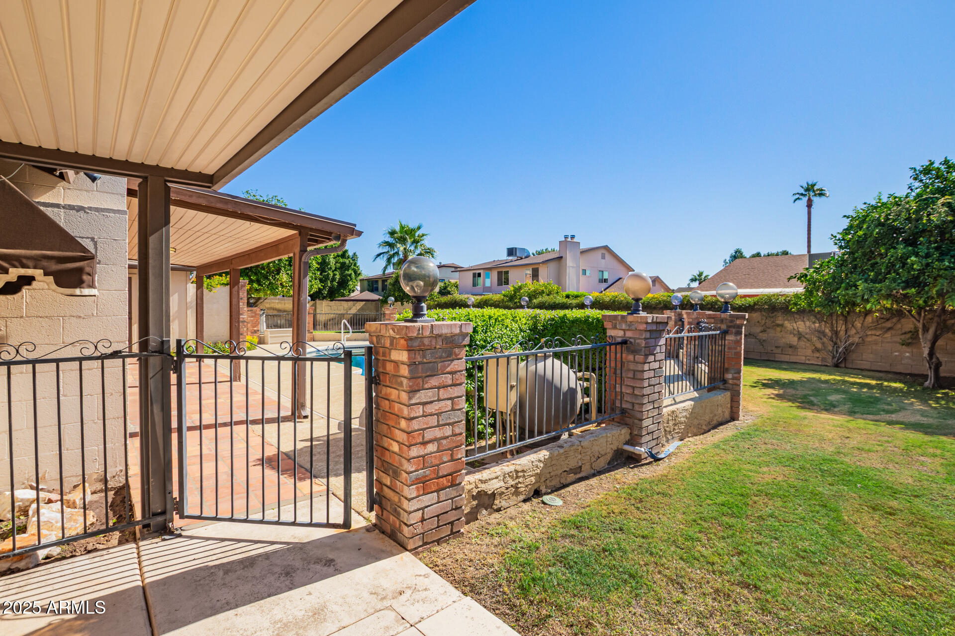 6415 W POINSETTIA Drive