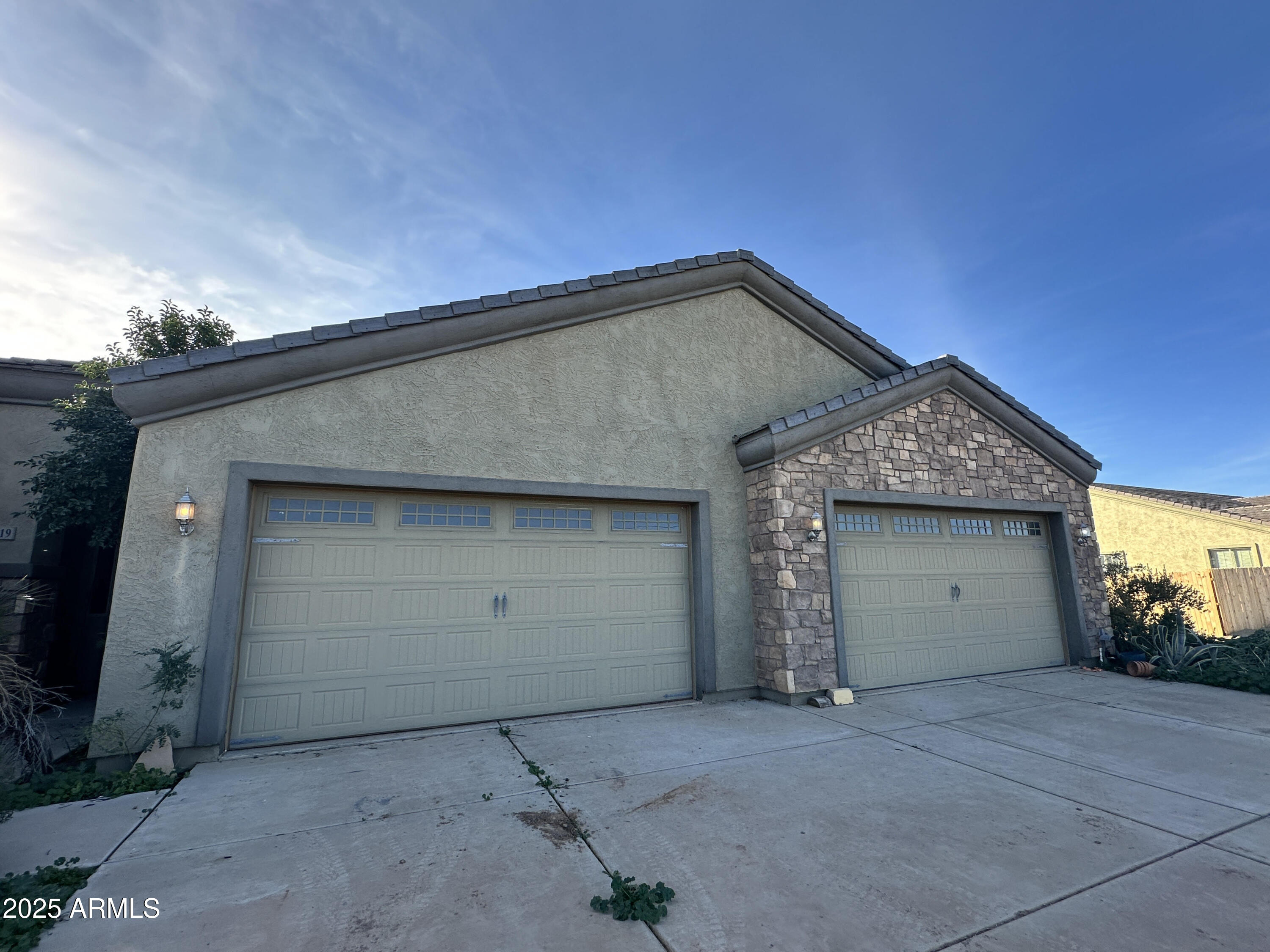 23919 W PINNACLE VISTA Lane