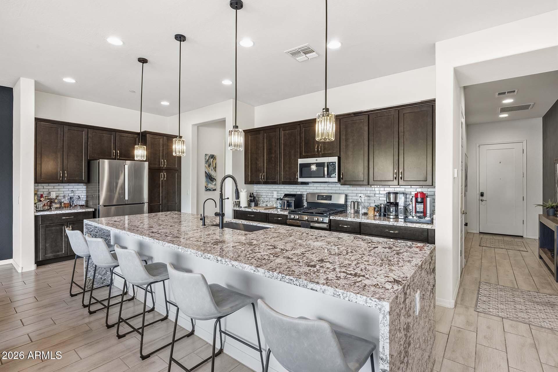 1912 W KINFIELD Trail